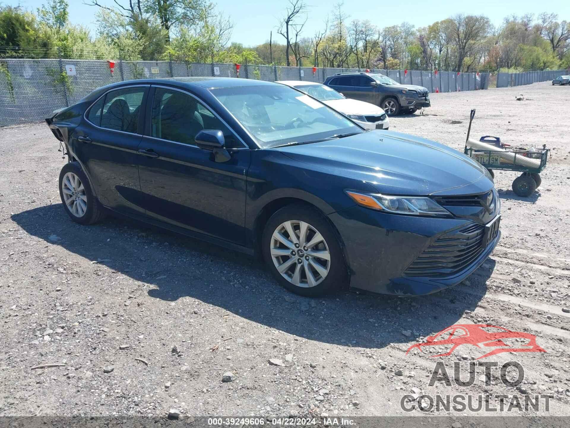 TOYOTA CAMRY 2018 - 4T1B11HK2JU582478