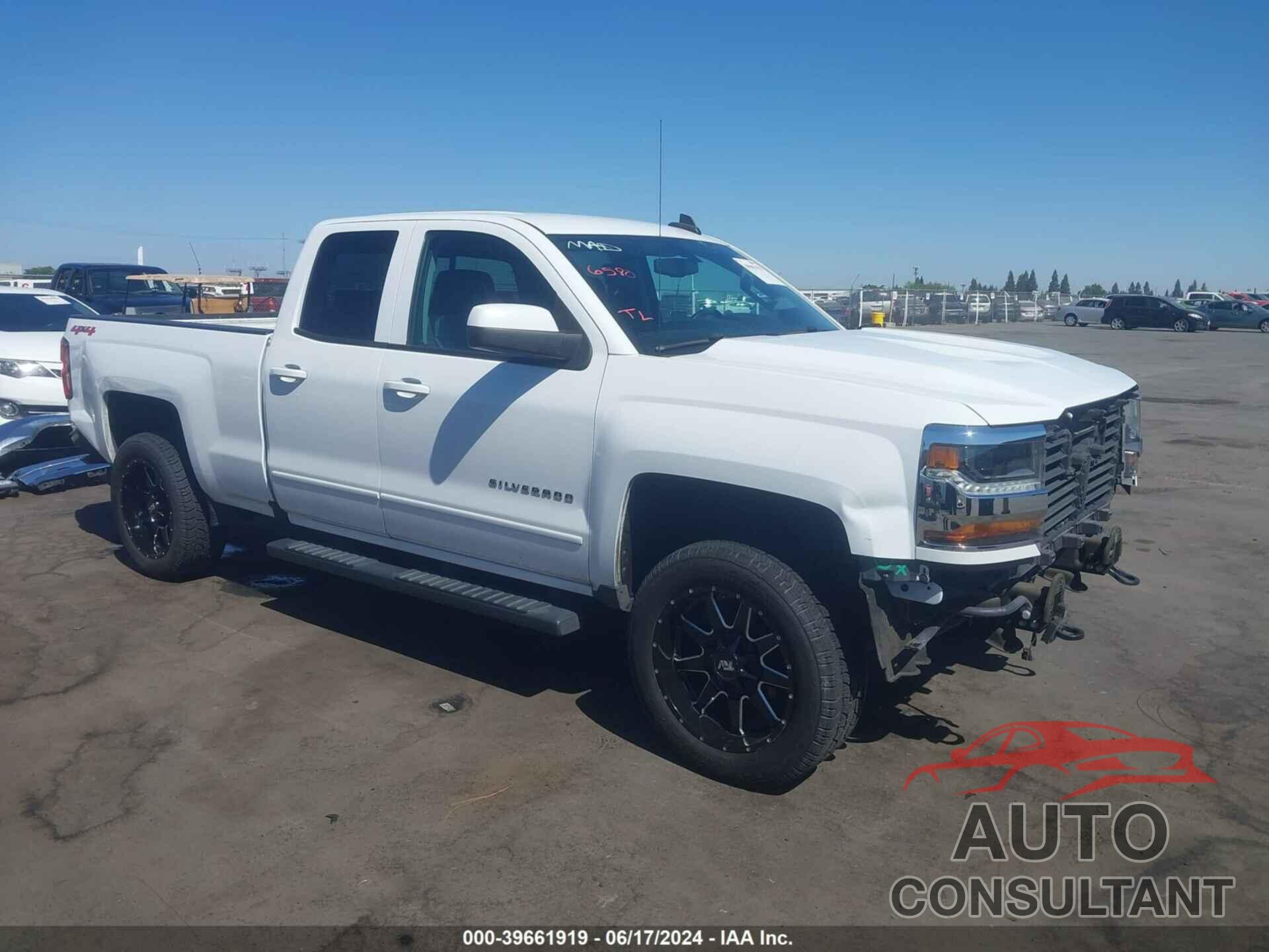 CHEVROLET SILVERADO 1500 2017 - 1GCVKREC1HZ325139