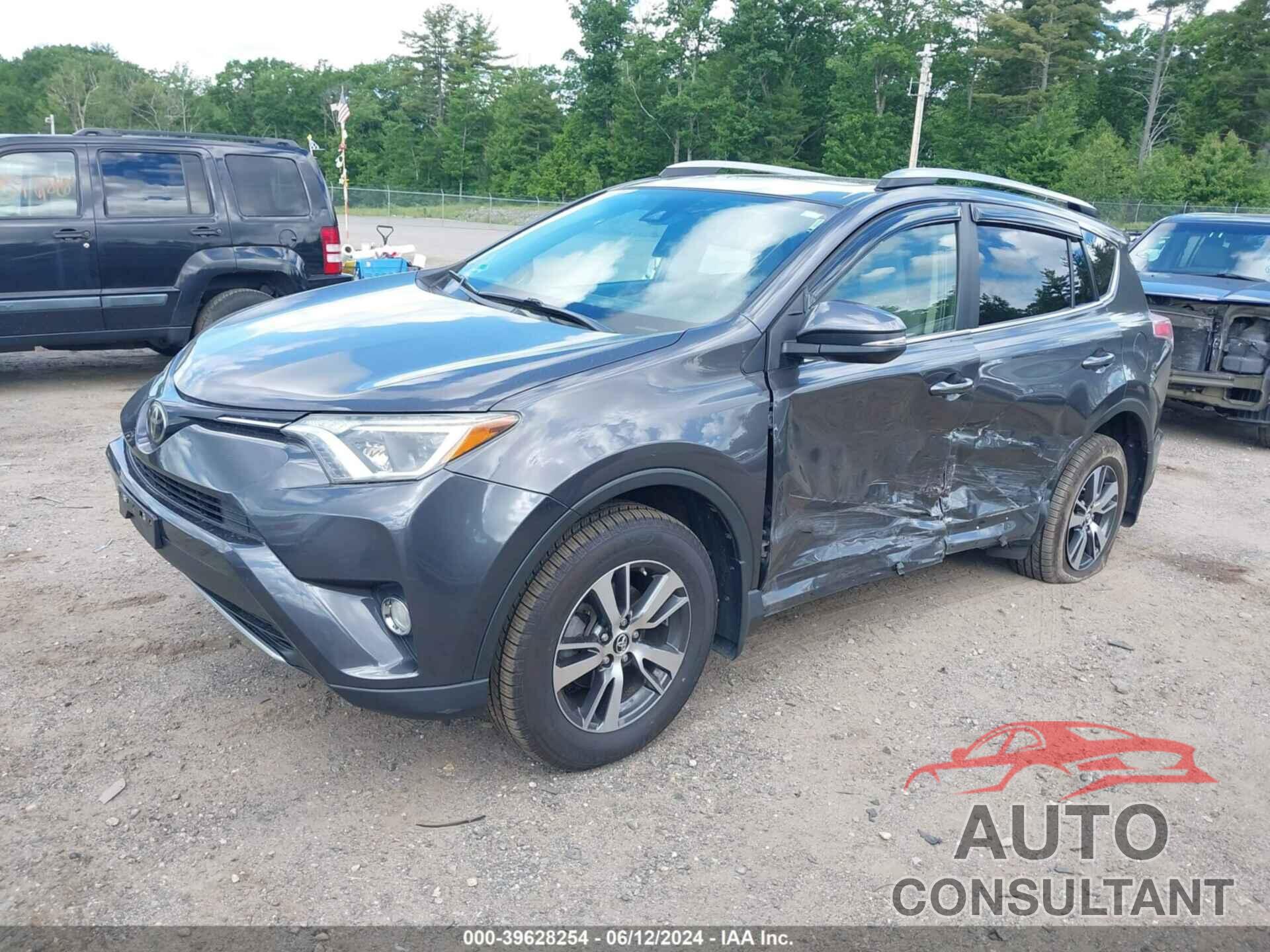 TOYOTA RAV4 2017 - JTMRFREVXHJ146362