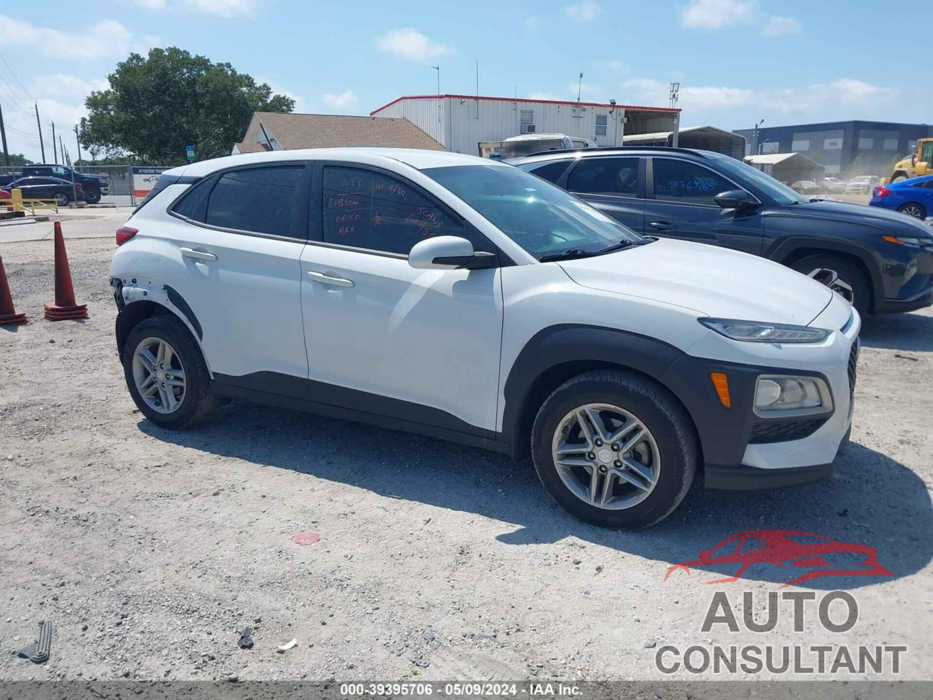 HYUNDAI KONA 2018 - KM8K12AA5JU111657