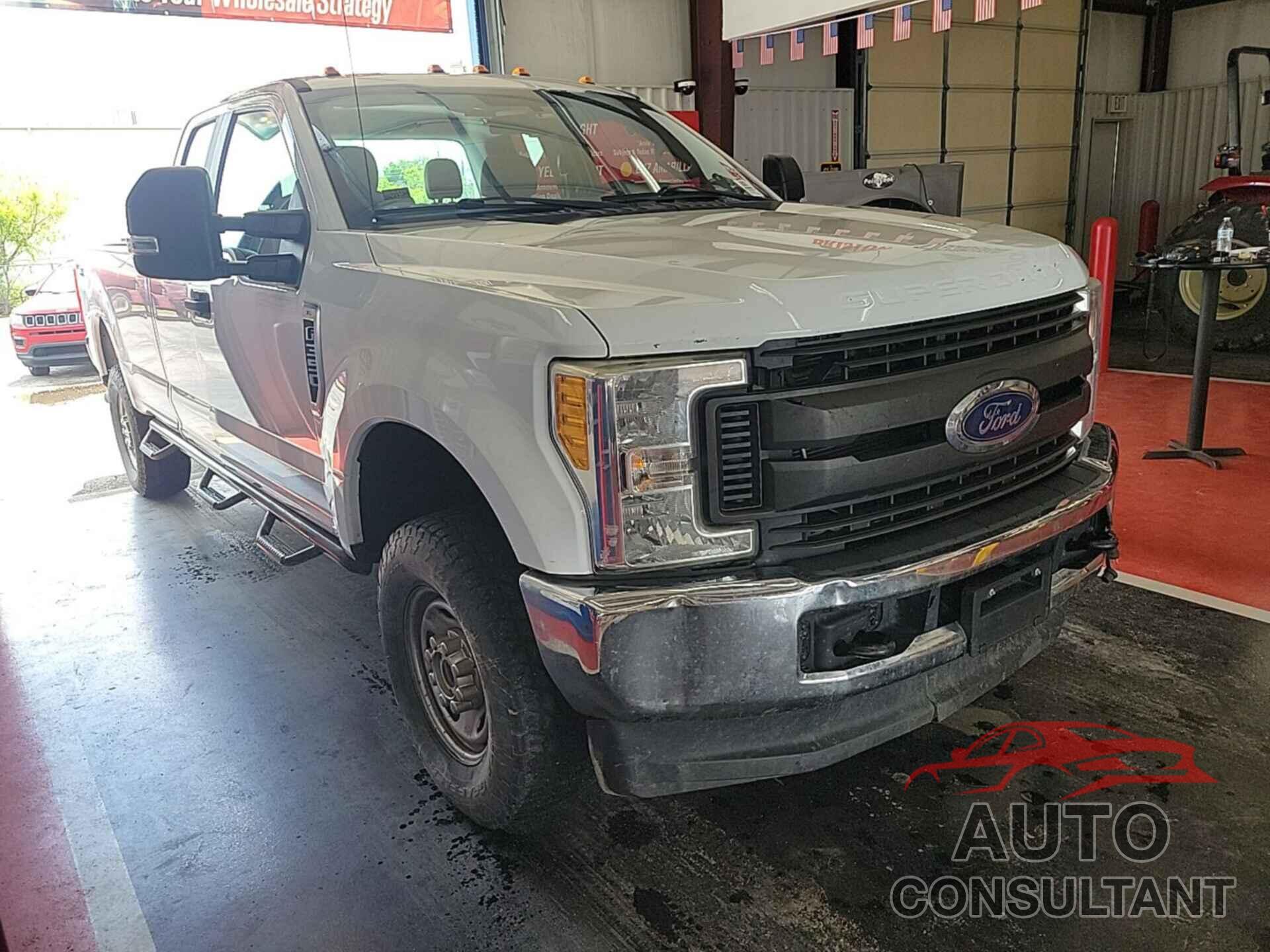 FORD F-350 2017 - 1FT8X3B62HEE25848