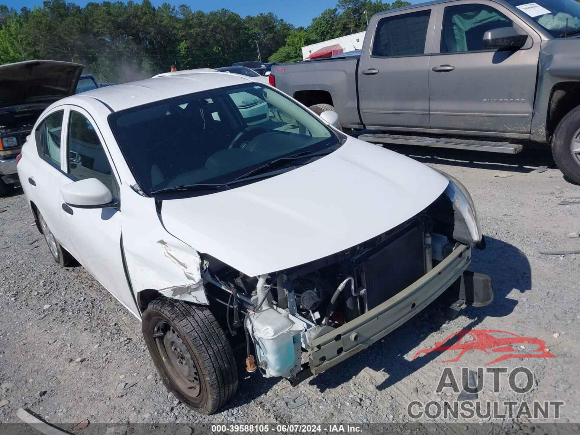 NISSAN VERSA 2019 - 3N1CN7AP4KL804619