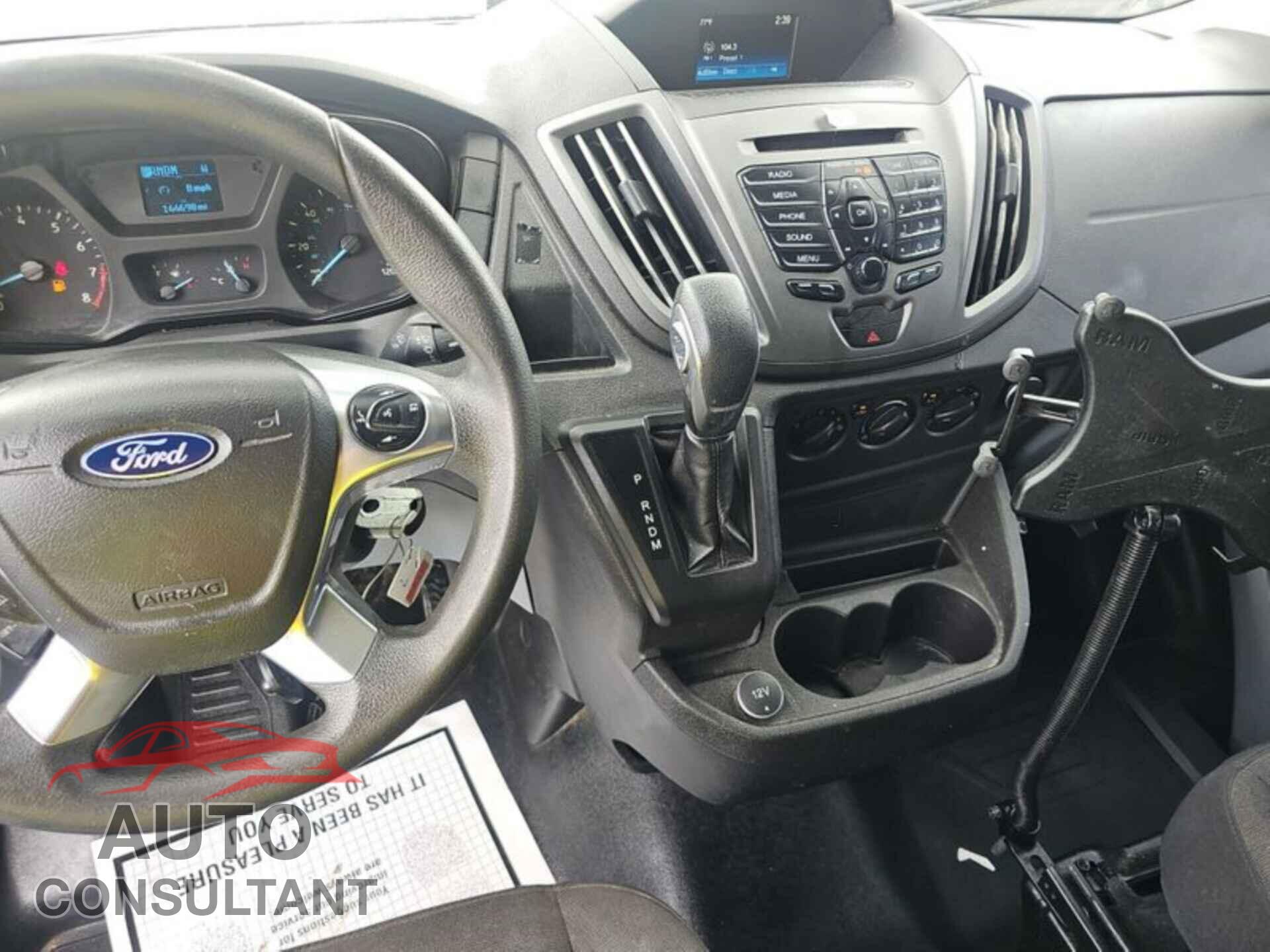FORD TRANSIT 2018 - 1FTYR2CM2JKA09355