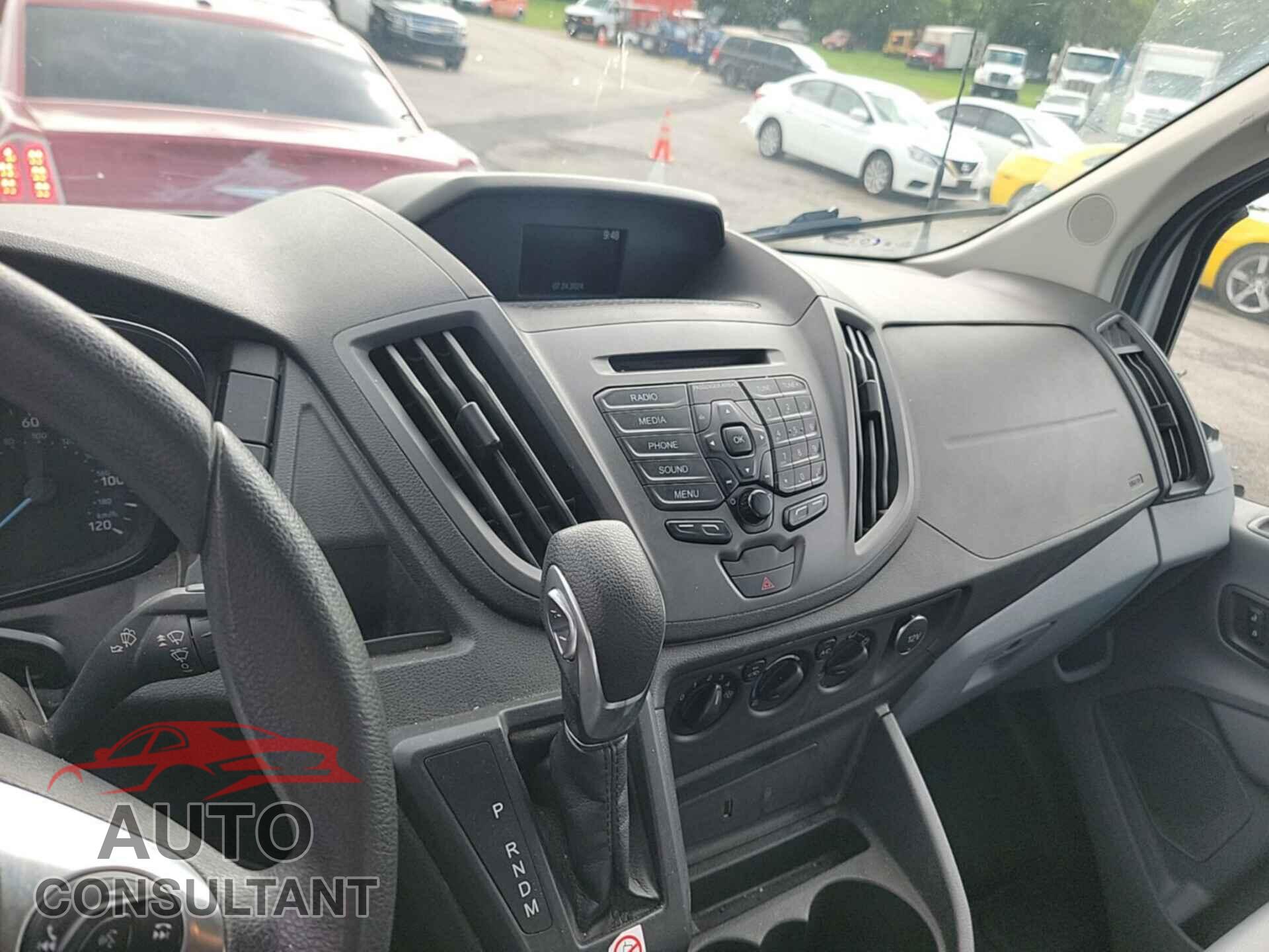 FORD TRANSIT 2019 - 1FTYR2CM8KKB19053