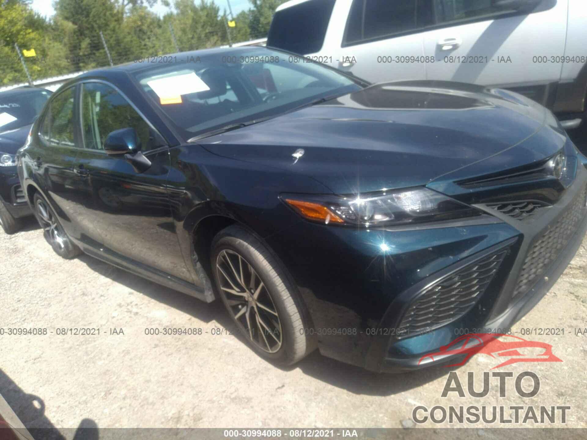 TOYOTA CAMRY 2021 - 4T1G11AKXMU432087