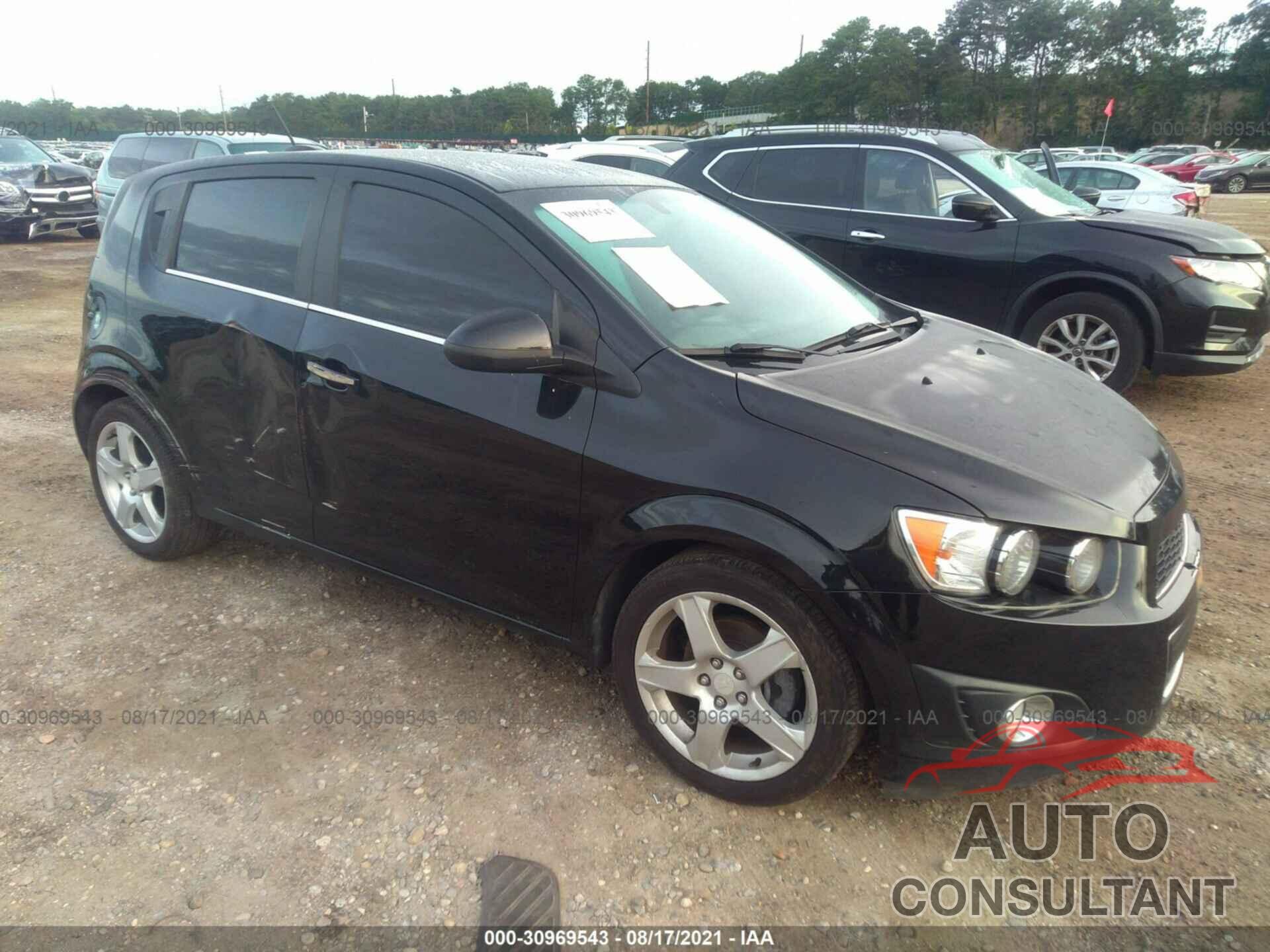 CHEVROLET SONIC 2016 - 1G1JE6SB9G4134282