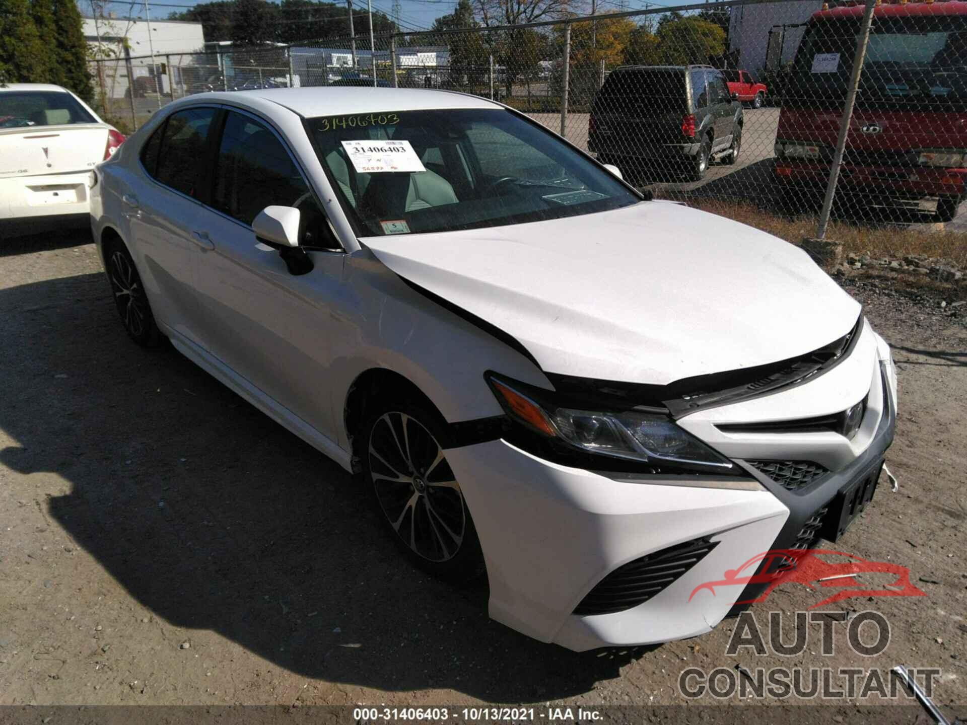TOYOTA CAMRY 2018 - 4T1B11HK9JU084228