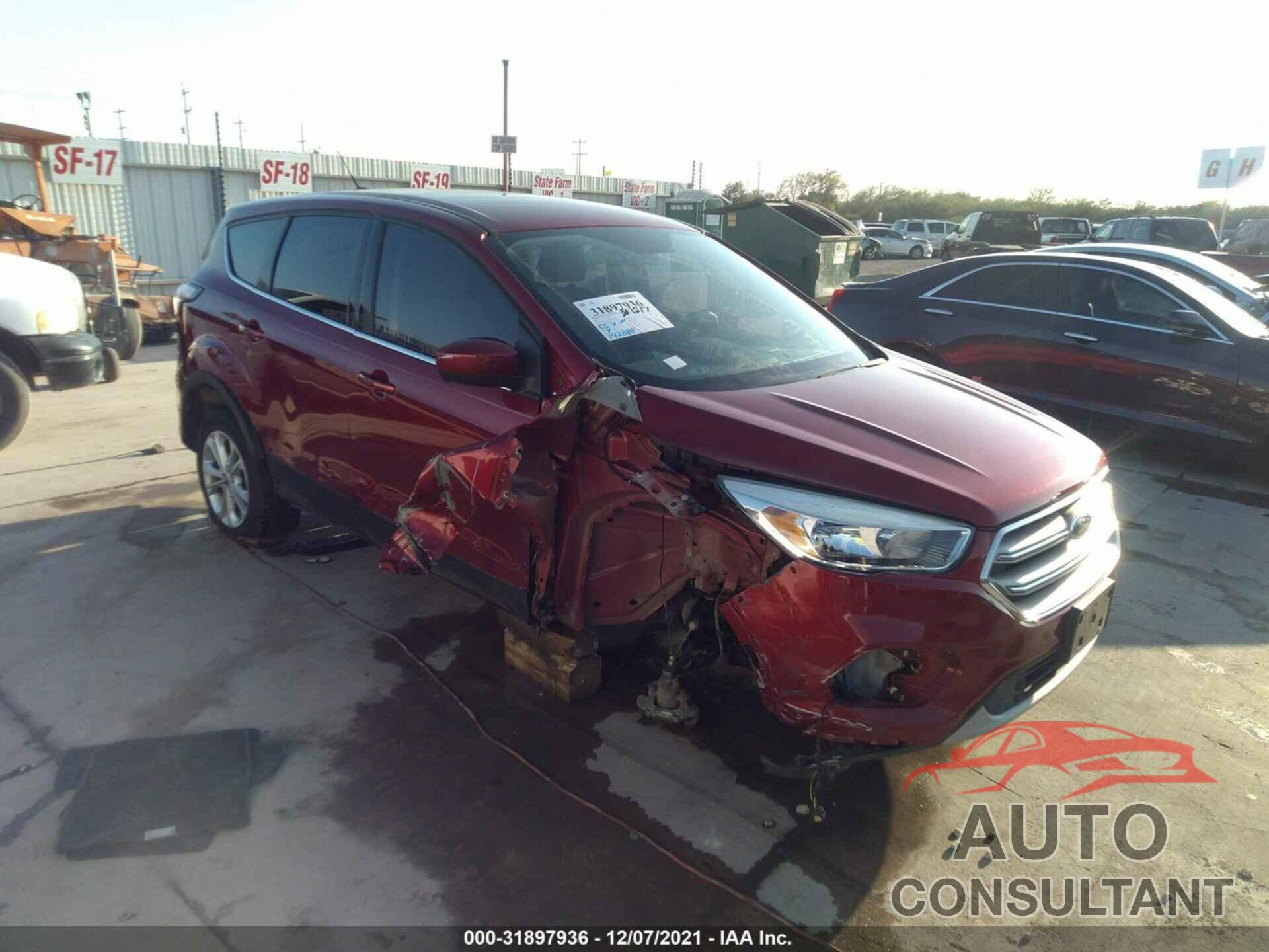 FORD ESCAPE 2017 - 1FMCU0GDXHUB02013