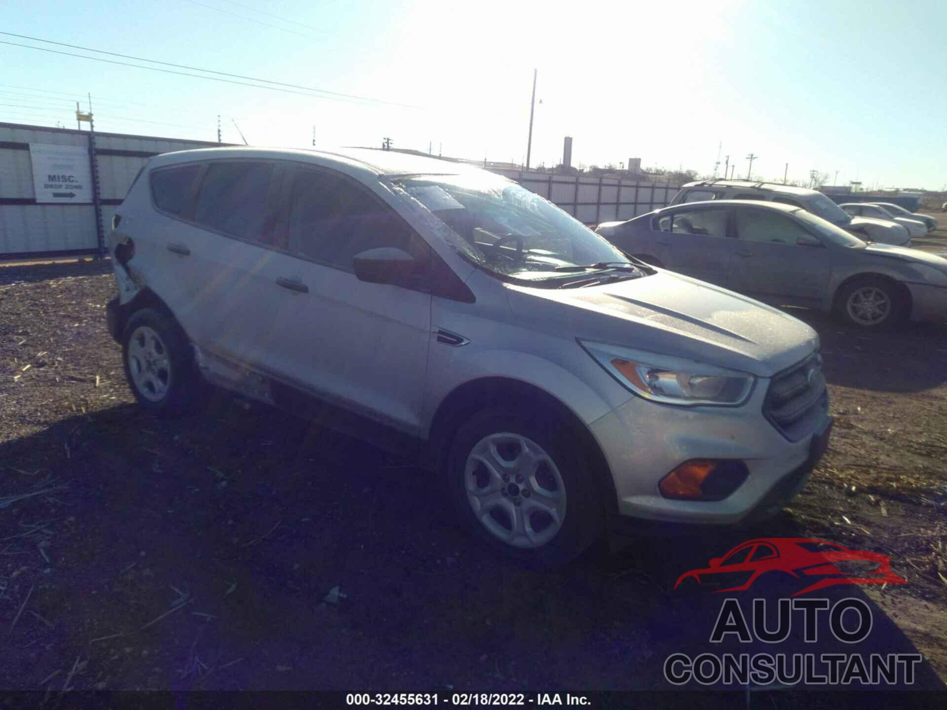 FORD ESCAPE 2017 - 1FMCU0F76HUD53199