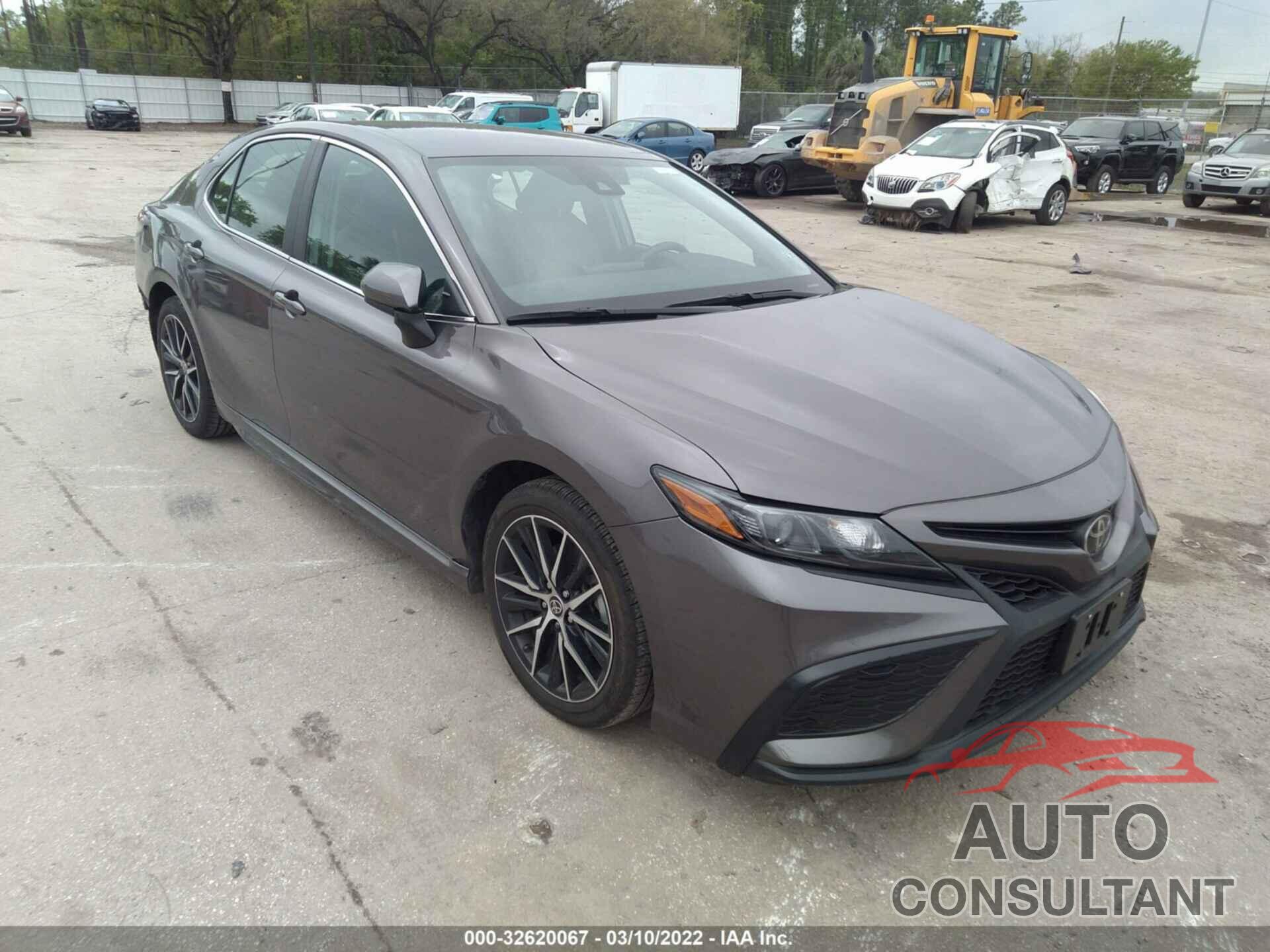 TOYOTA CAMRY 2021 - 4T1G11AK3MU585653