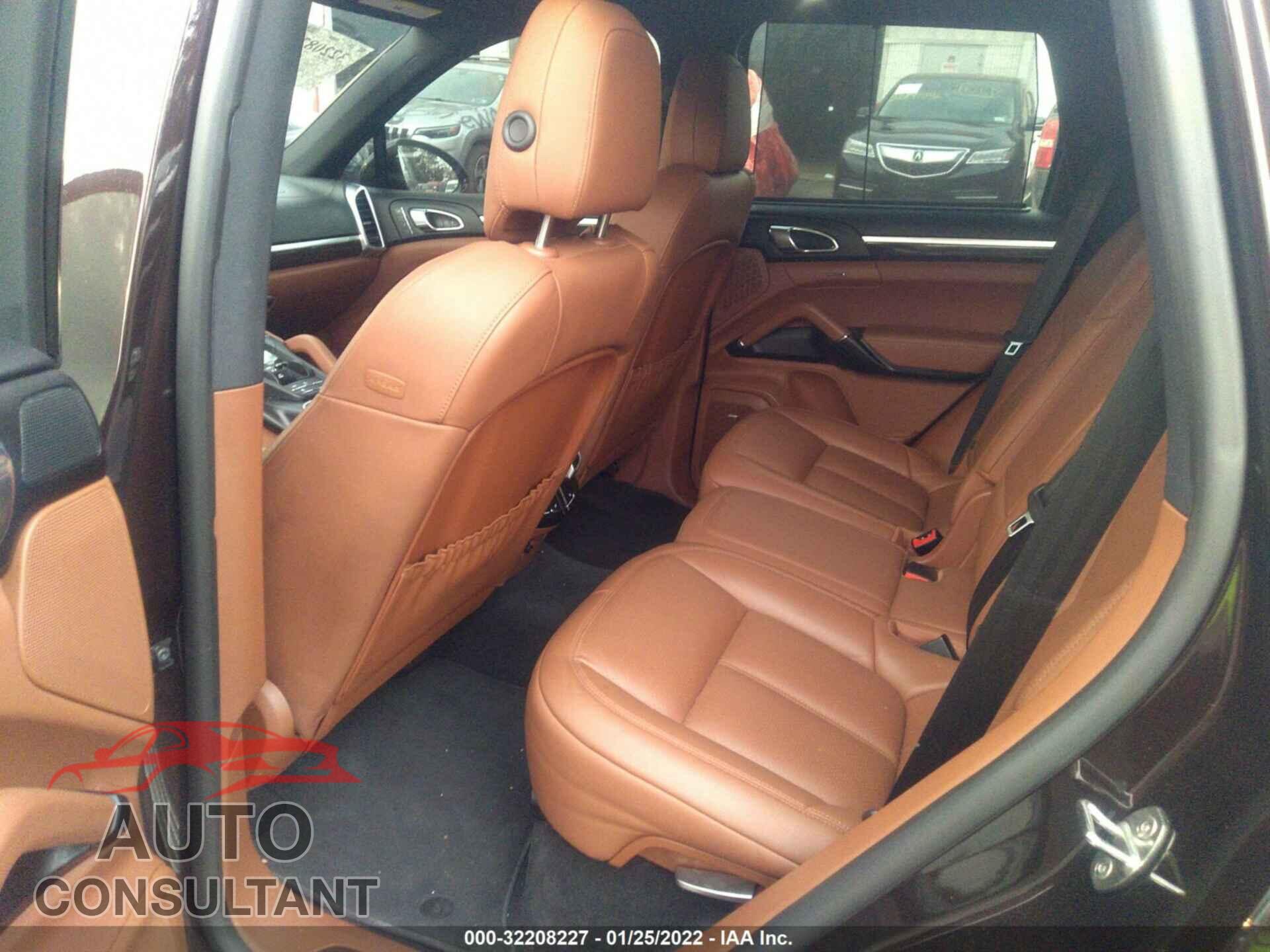 PORSCHE CAYENNE 2017 - WP1AA2A27HKA90873