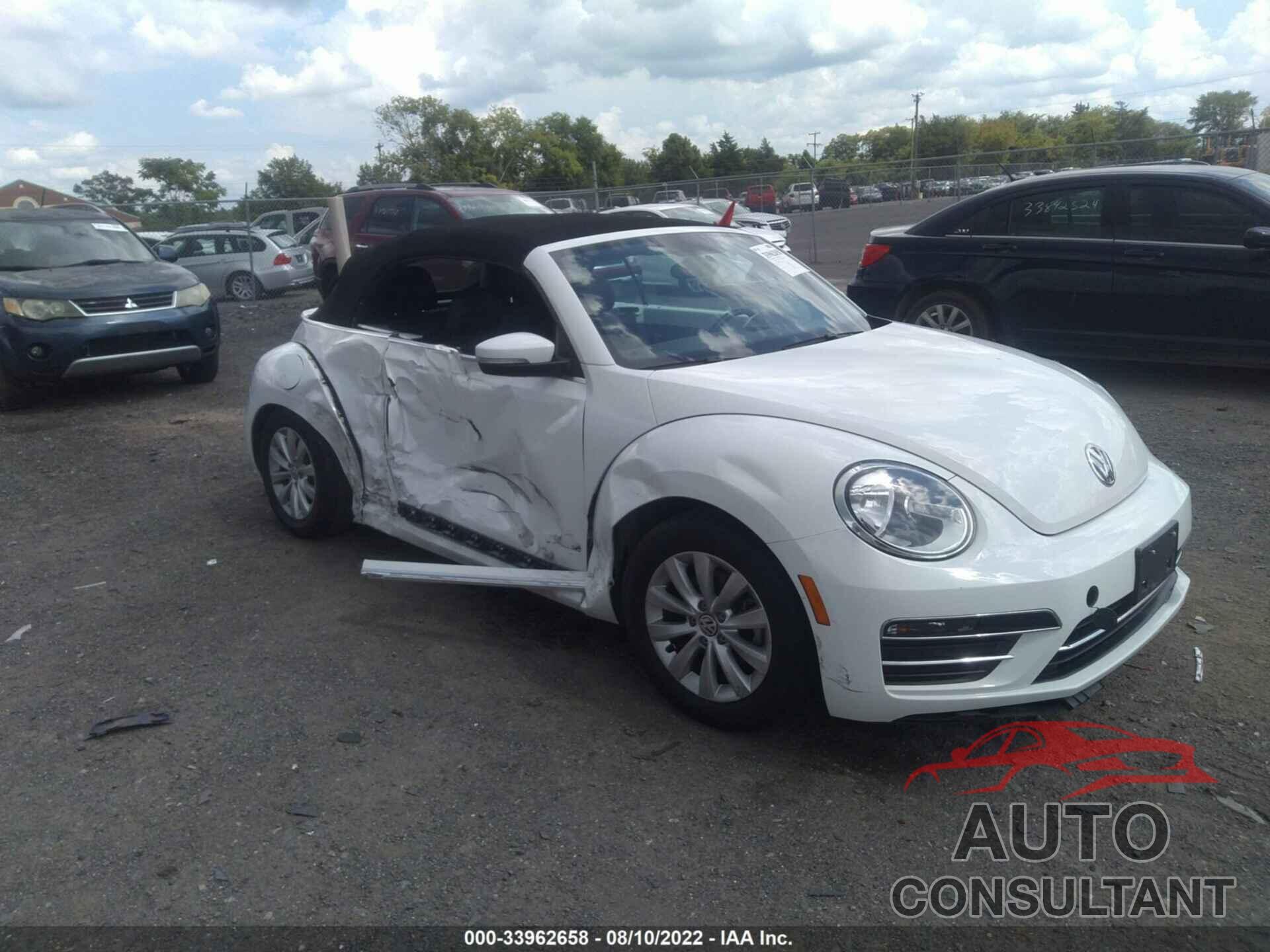VOLKSWAGEN BEETLE CONVERTIBLE 2018 - 3VW5DAAT1JM504304