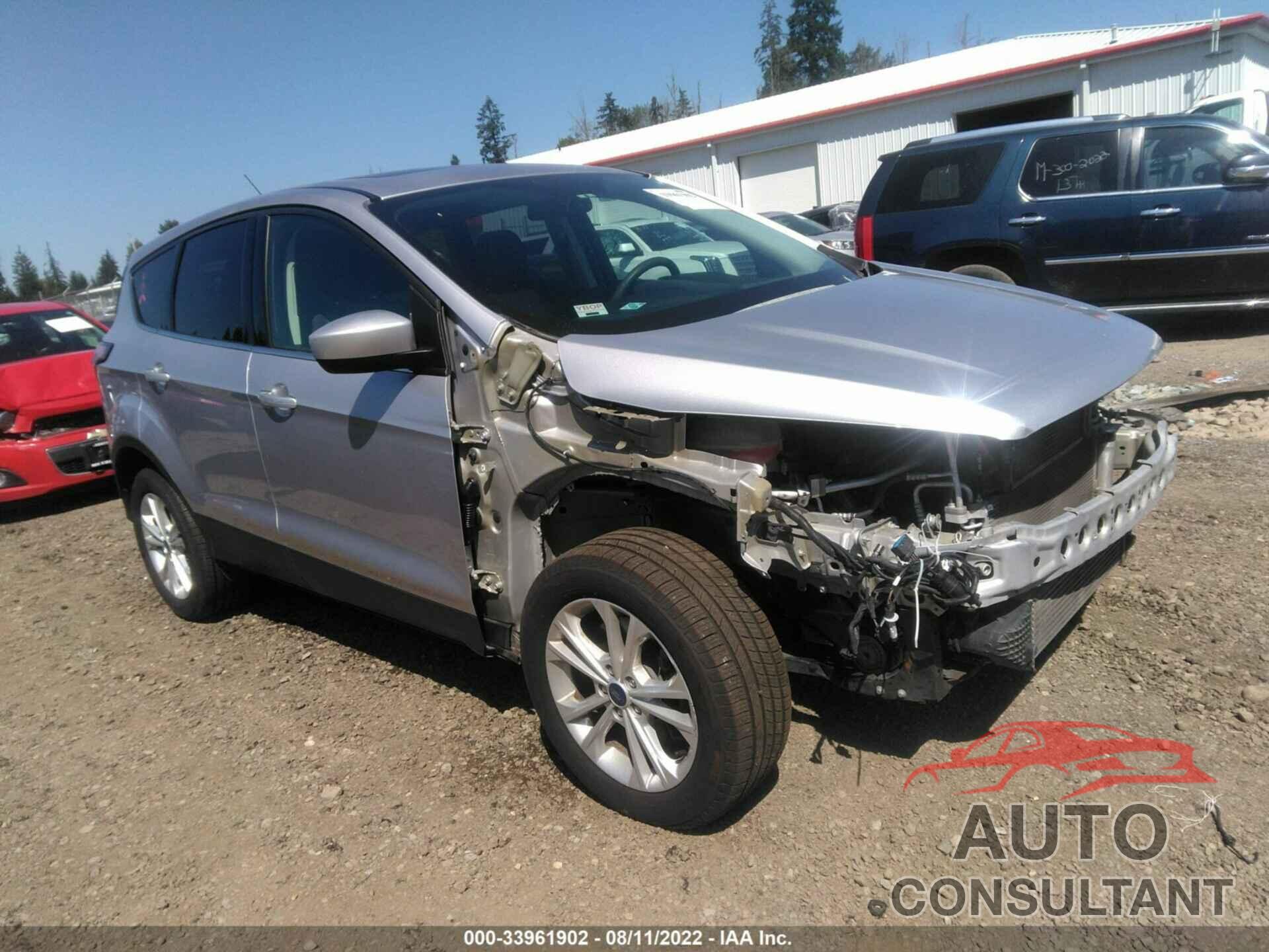 FORD ESCAPE 2017 - 1FMCU9G98HUC52458