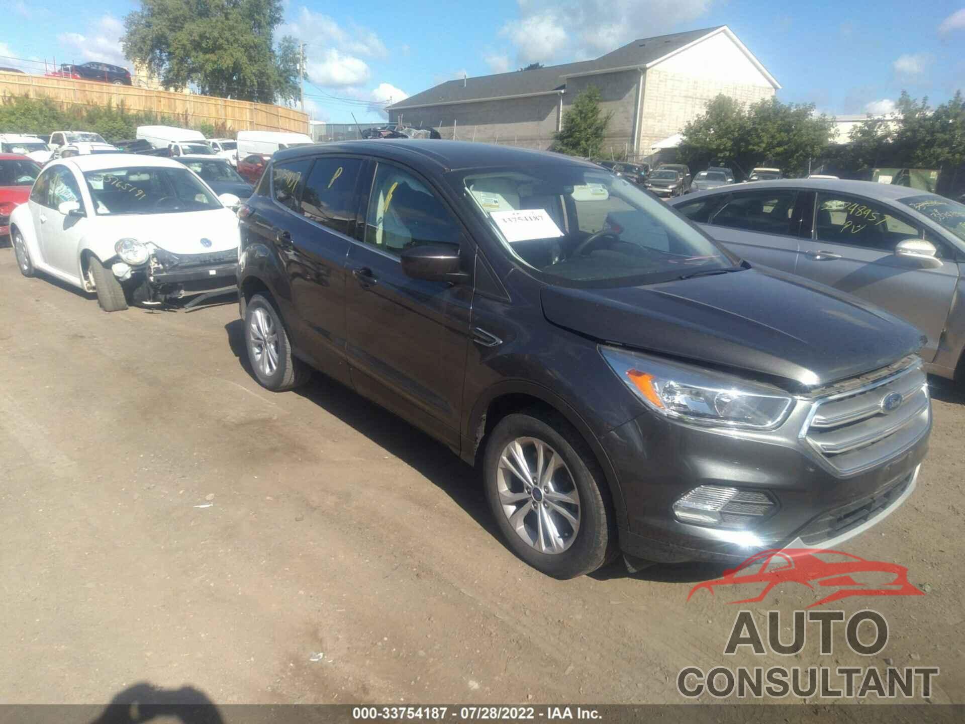 FORD ESCAPE 2017 - 1FMCU9GD5HUC64667