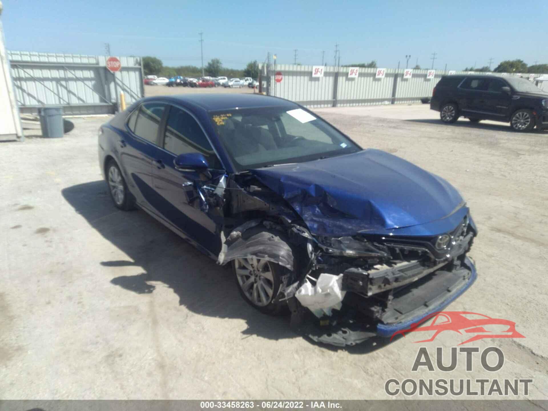 TOYOTA CAMRY 2018 - 4T1B11HK1JU659518