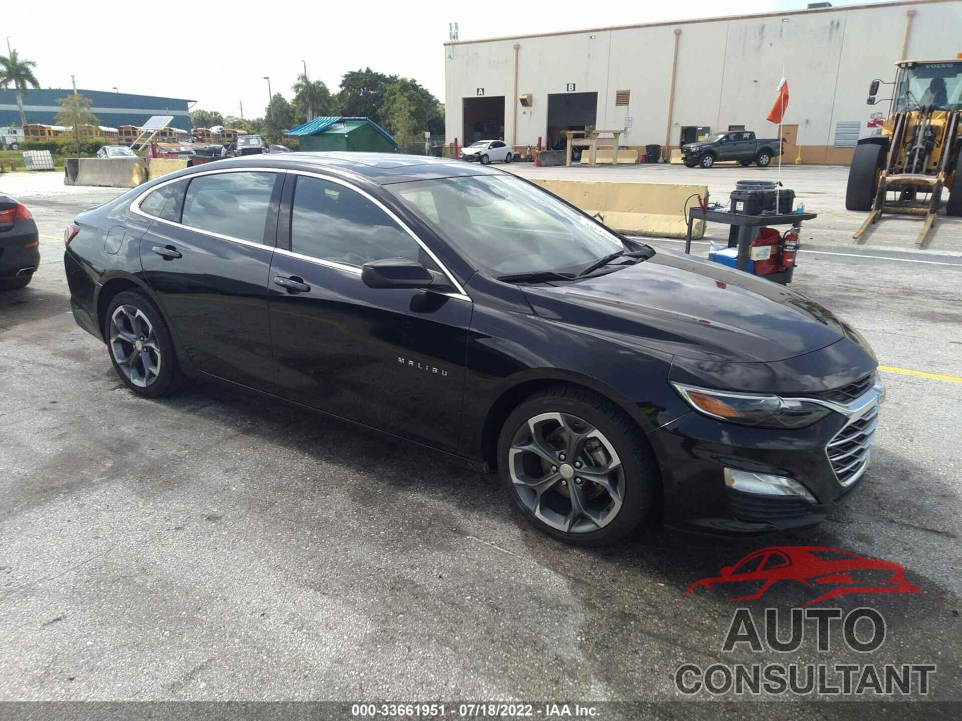 CHEVROLET MALIBU 2021 - 1G1ZD5ST4MF017671