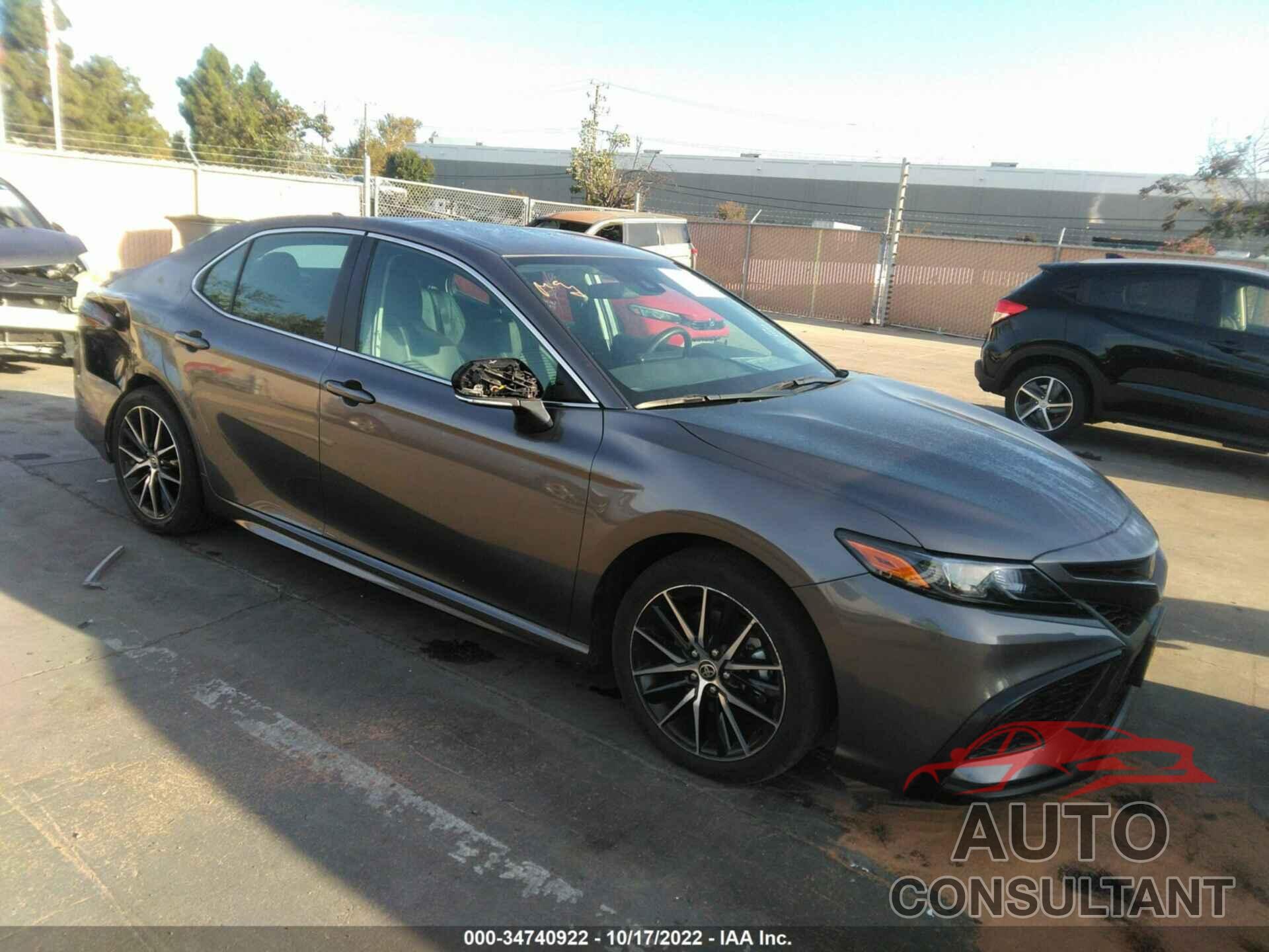 TOYOTA CAMRY 2022 - 4T1G11AK0NU009424
