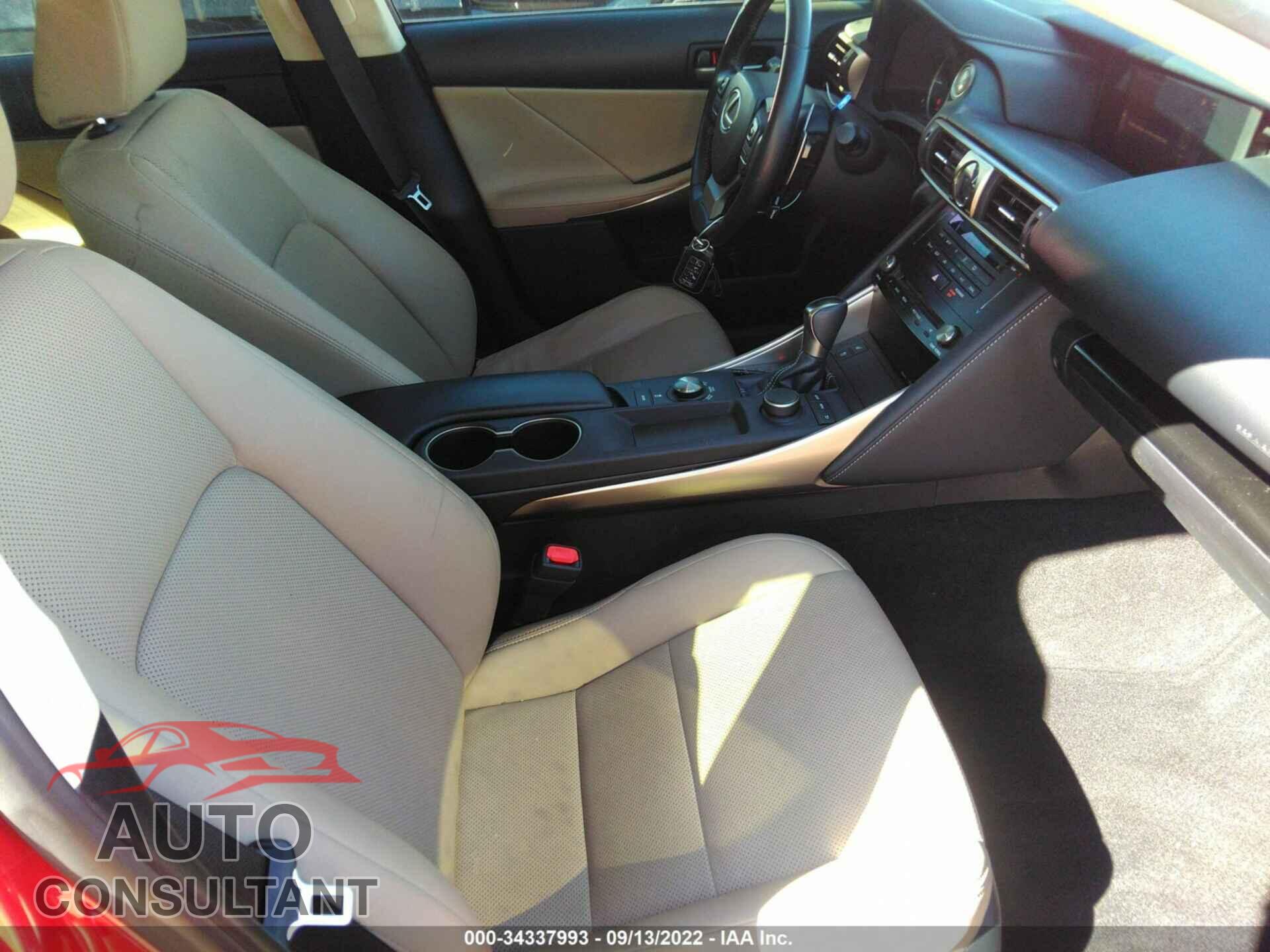 LEXUS IS 2017 - JTHBA1D20H5050918