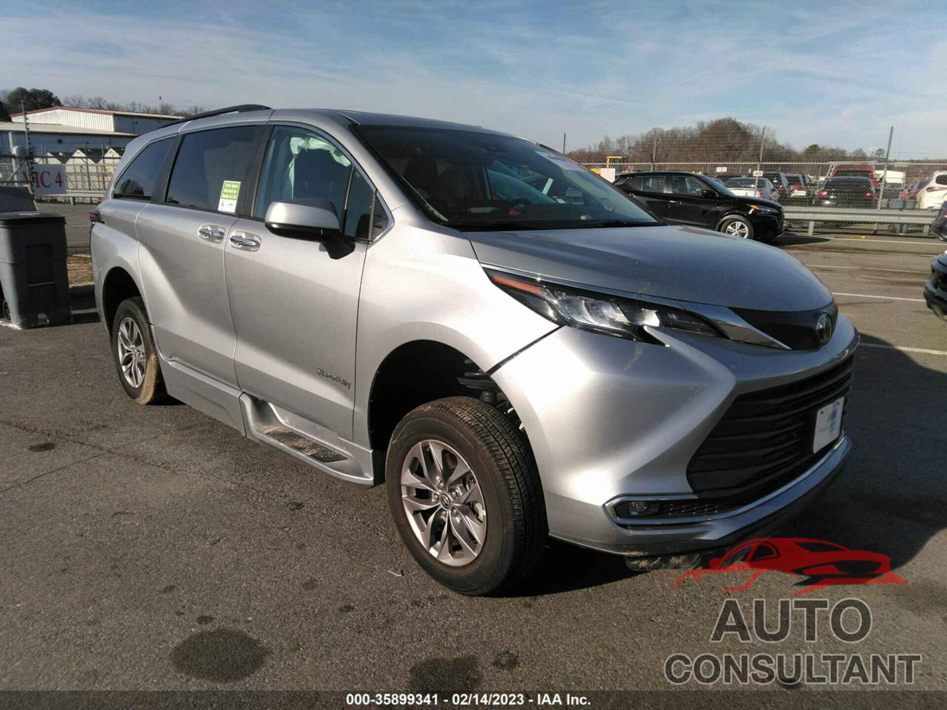 TOYOTA SIENNA 2022 - 5TDJRKEC3NS123661