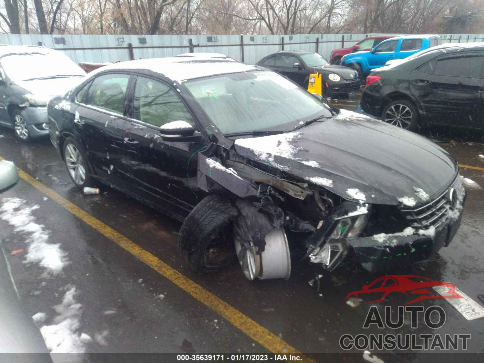 VOLKSWAGEN PASSAT 2019 - 1VWLA7A35KC008069