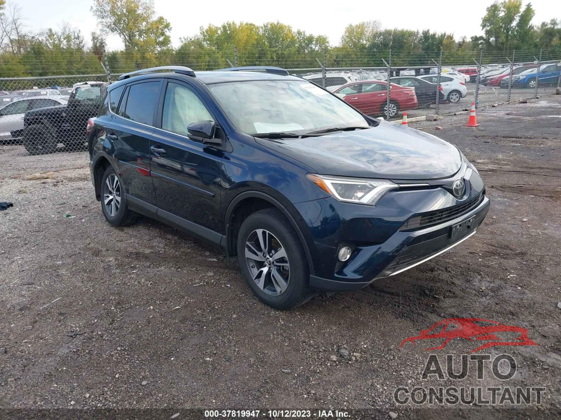 TOYOTA RAV4 2018 - JTMRFREV5JJ237108