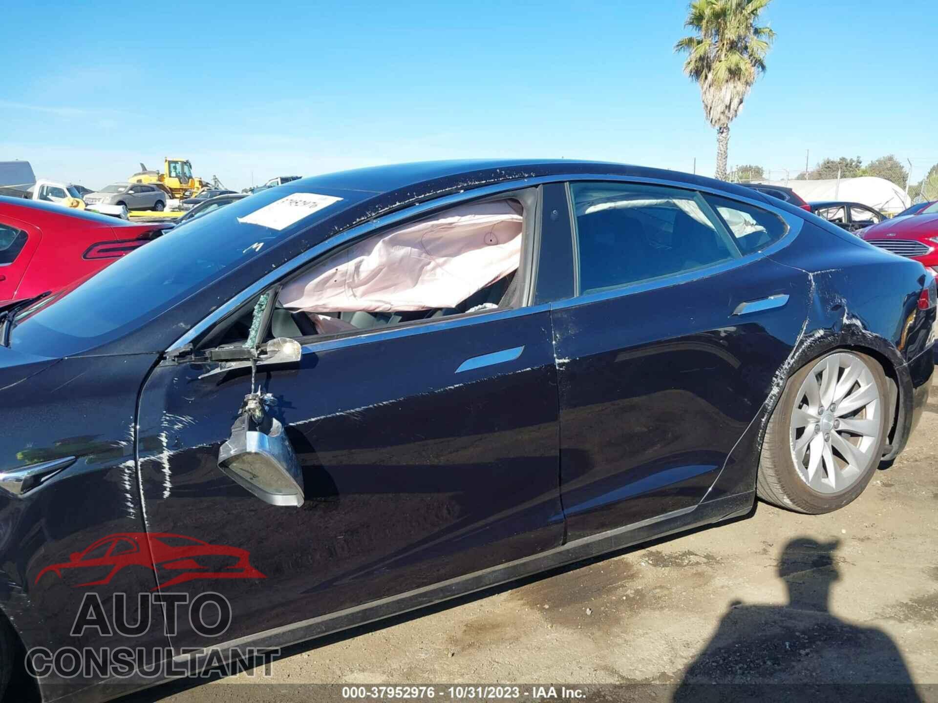 TESLA MODEL S 2018 - 5YJSA1E21JF282724