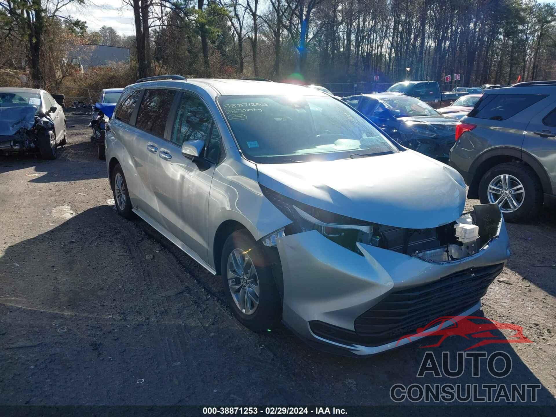 TOYOTA SIENNA 2023 - 5TDKSKFCXPS077823