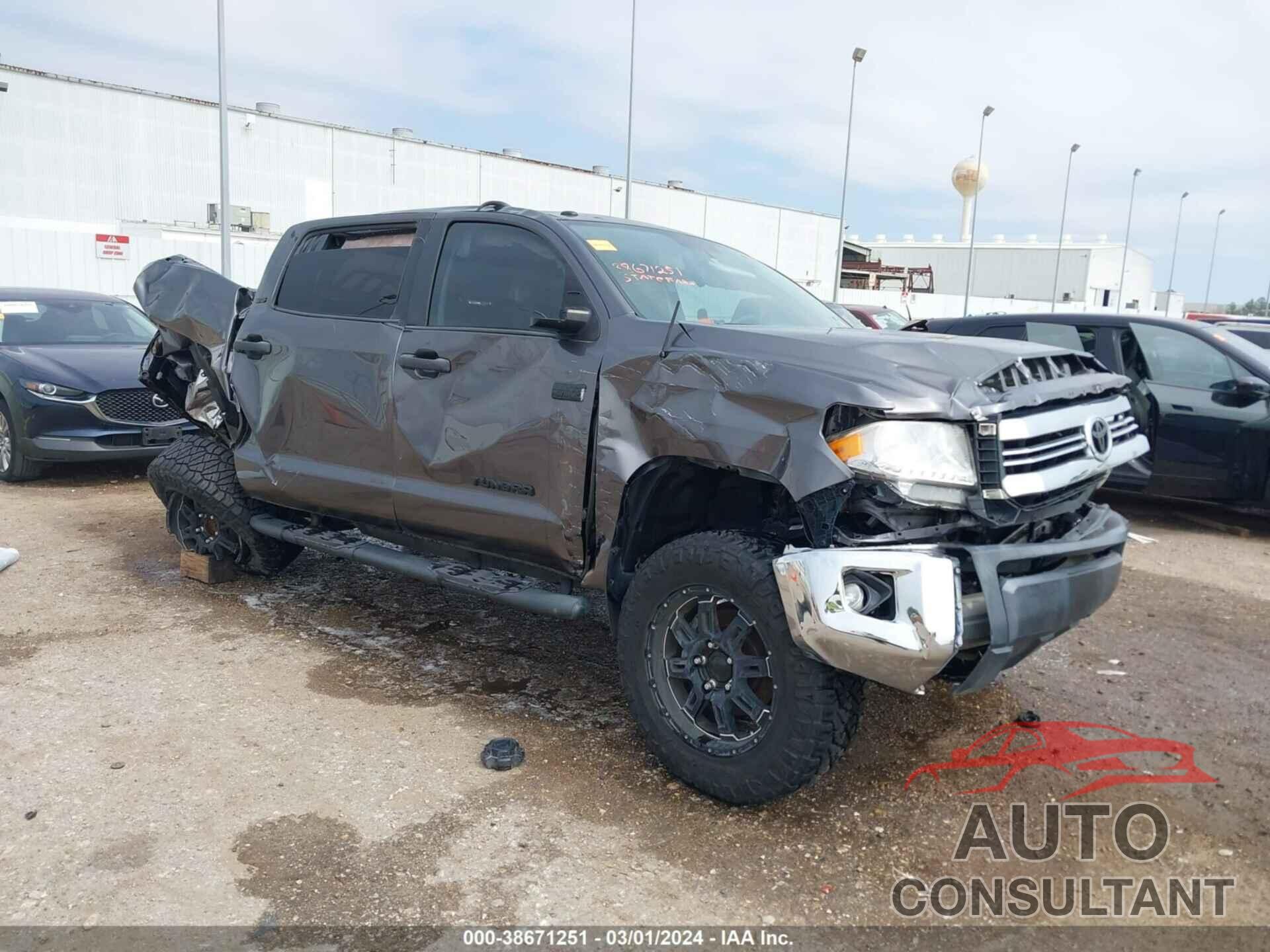 TOYOTA TUNDRA 2017 - 5TFDW5F1XHX644363