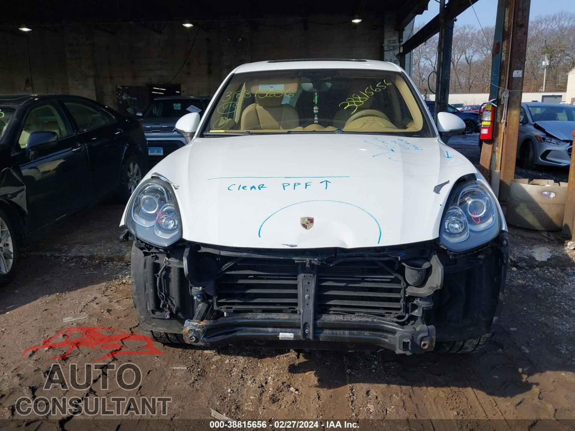 PORSCHE CAYENNE 2016 - WP1AA2A2XGLA10071