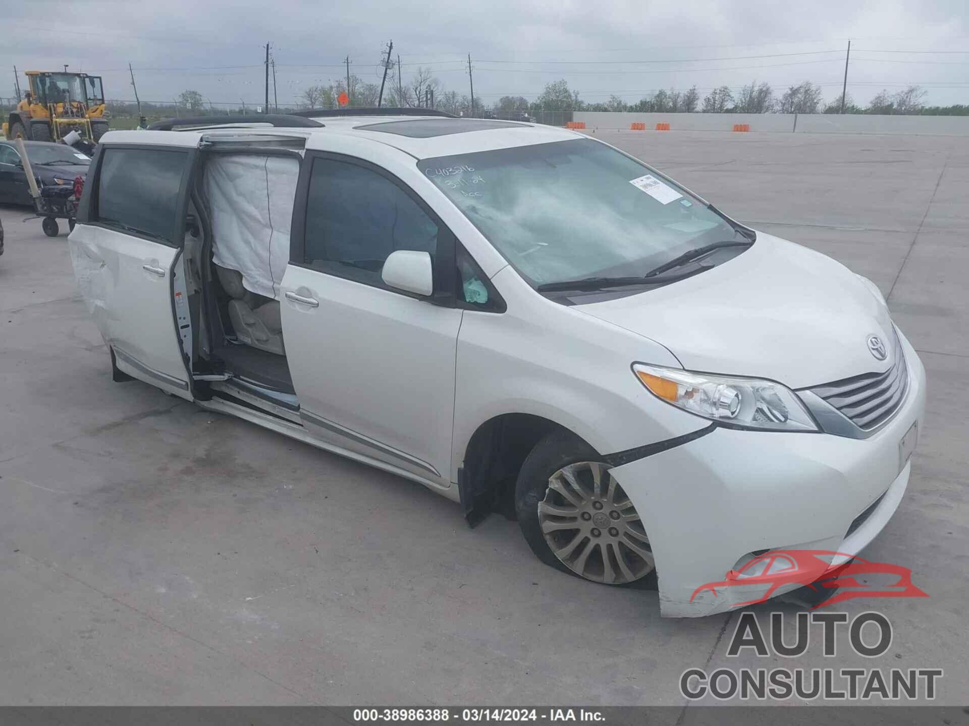 TOYOTA SIENNA 2017 - 5TDYZ3DC2HS821396