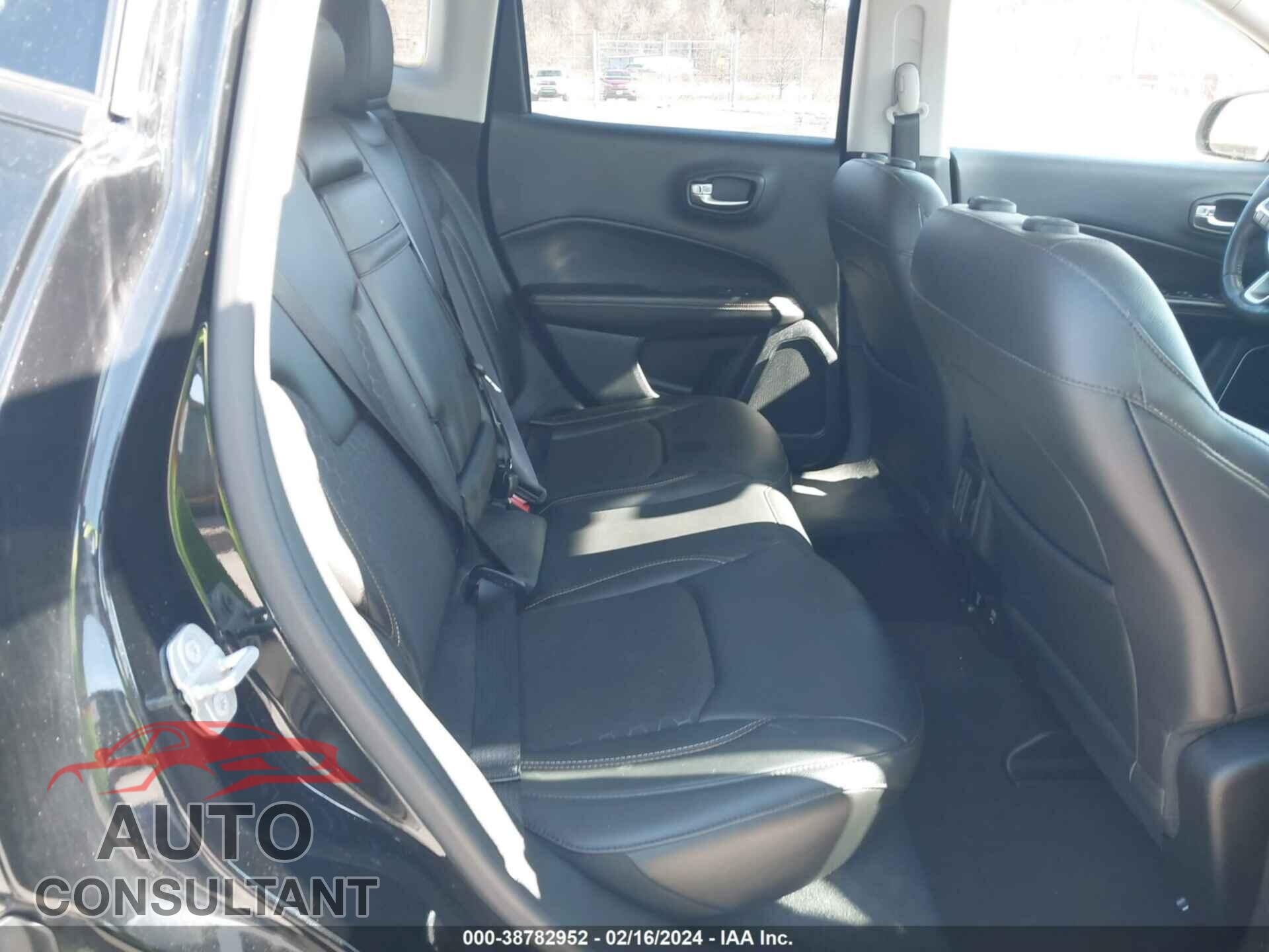 JEEP COMPASS 2018 - 3C4NJDBB9JT281485