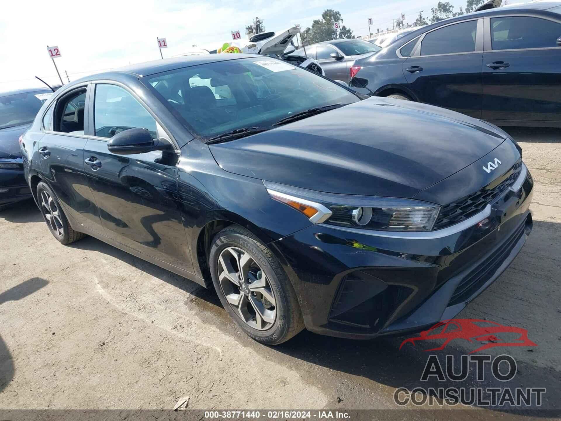 KIA FORTE 2023 - 3KPF24AD0PE656116