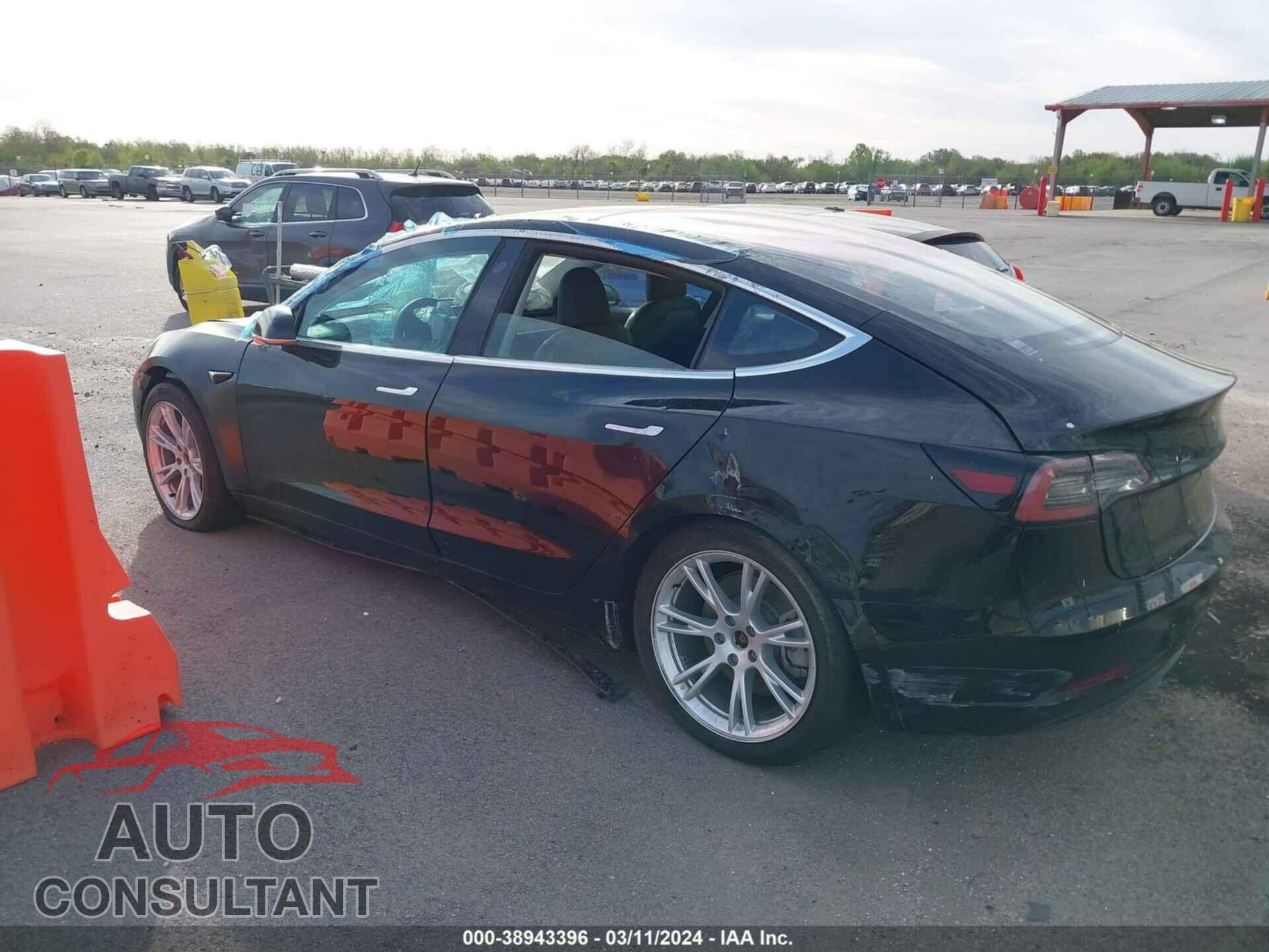 TESLA MODEL 3 2018 - 5YJ3E1EA5JF033021
