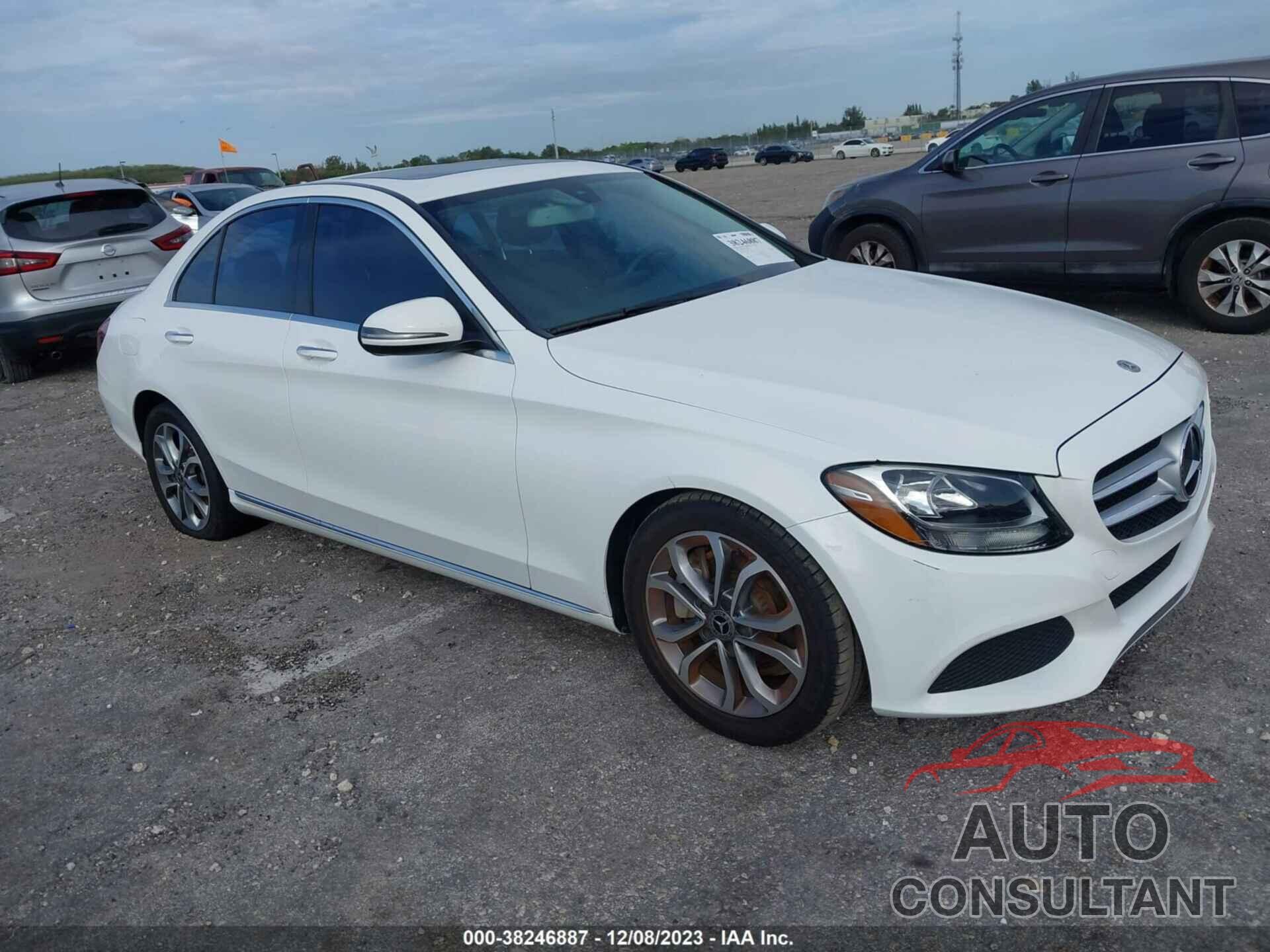 MERCEDES-BENZ C 300 2018 - 55SWF4JB1JU259047