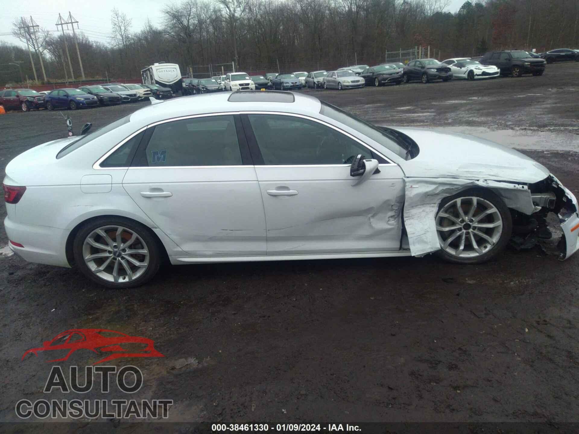 AUDI A4 2019 - WAUDNAF48KA036385