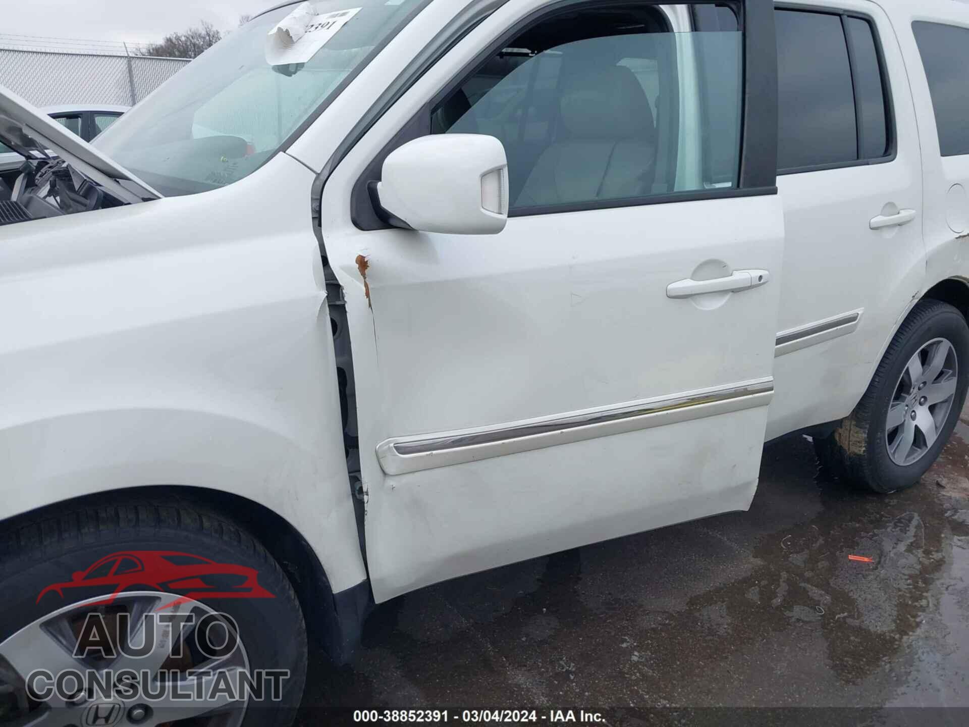 HONDA PILOT 2015 - 5FNYF4H9XFB017412