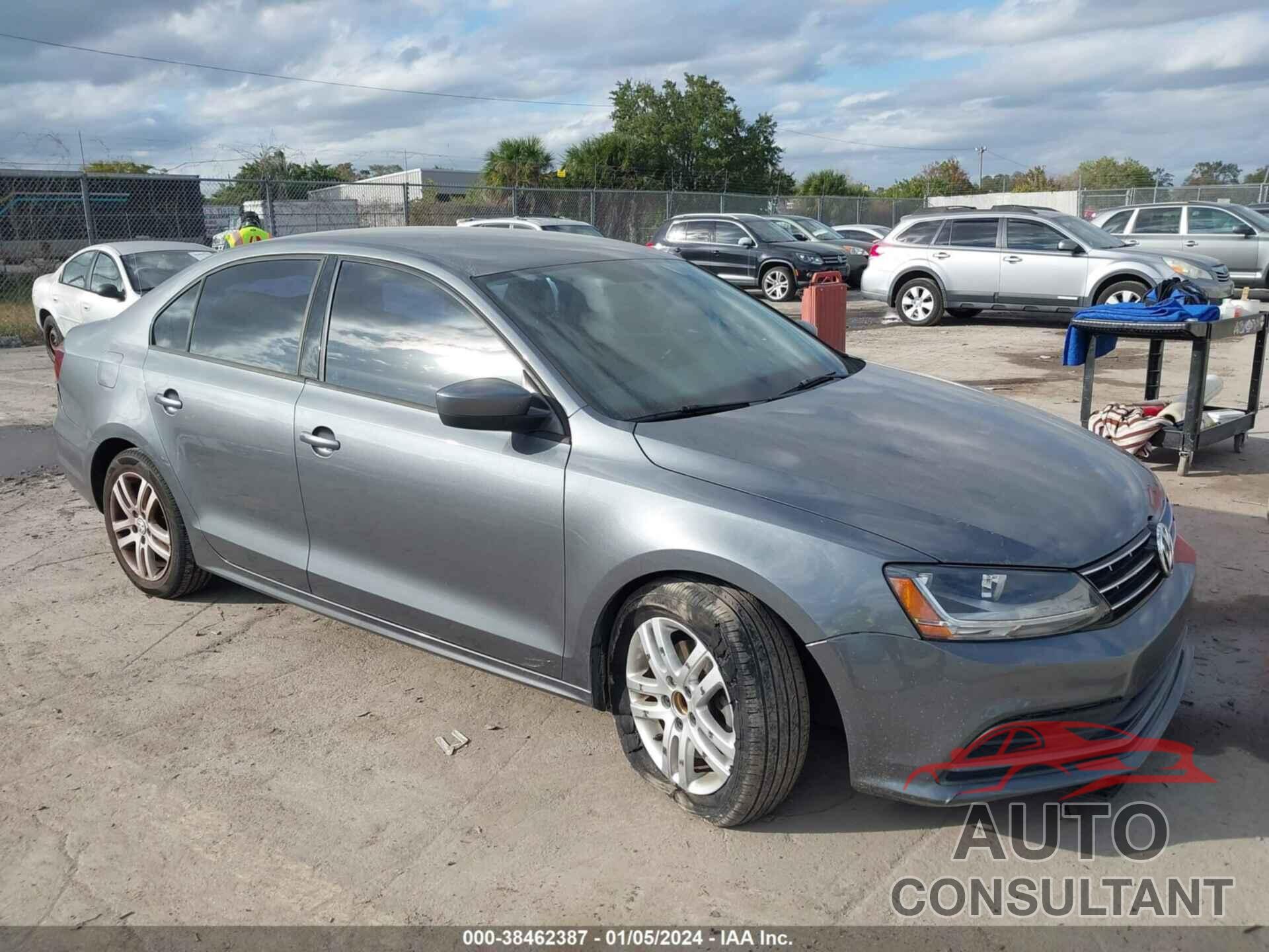 VOLKSWAGEN JETTA 2018 - 3VW2B7AJ8JM223899