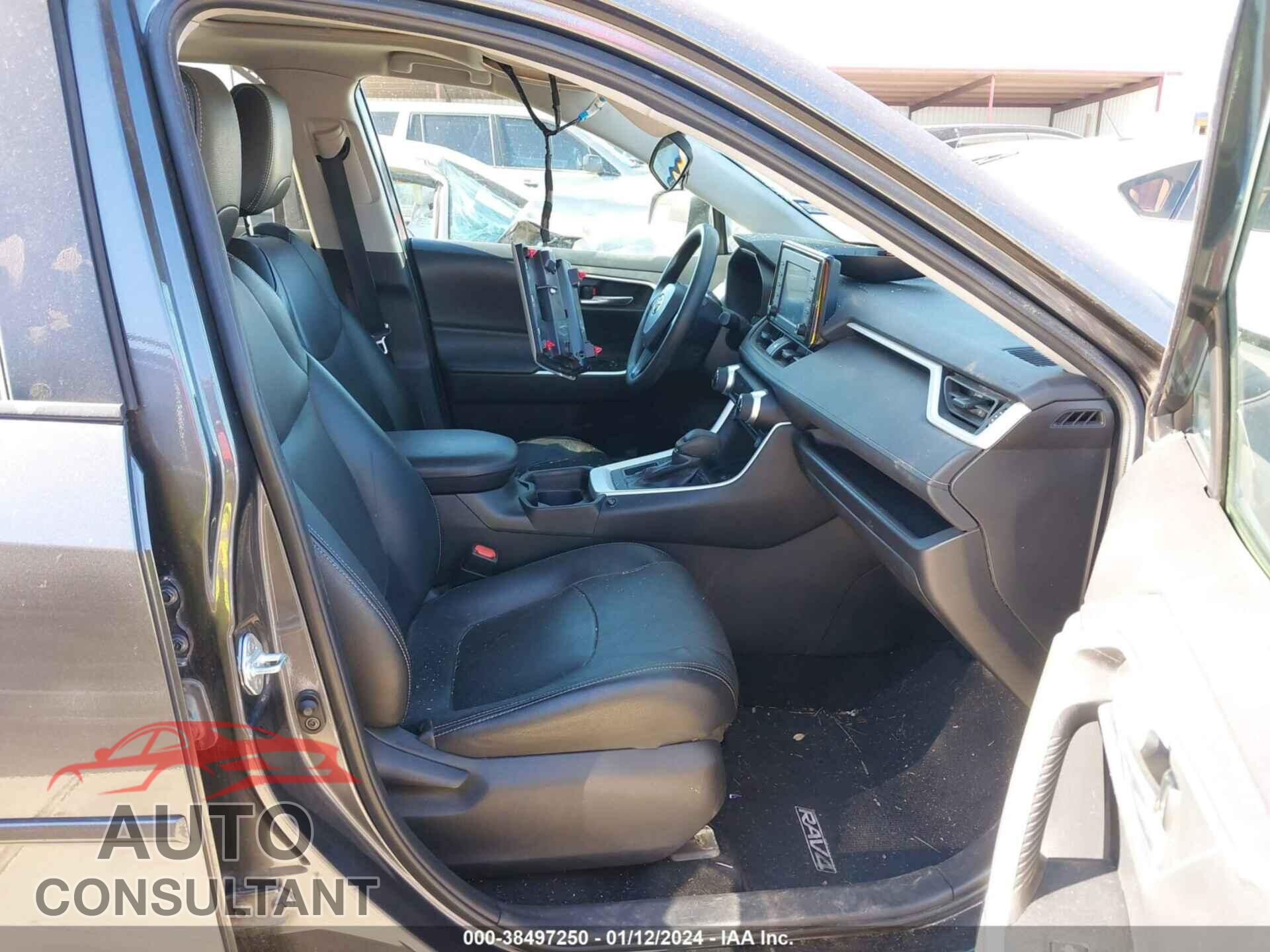 TOYOTA RAV4 2020 - 2T3W1RFV8LC063573