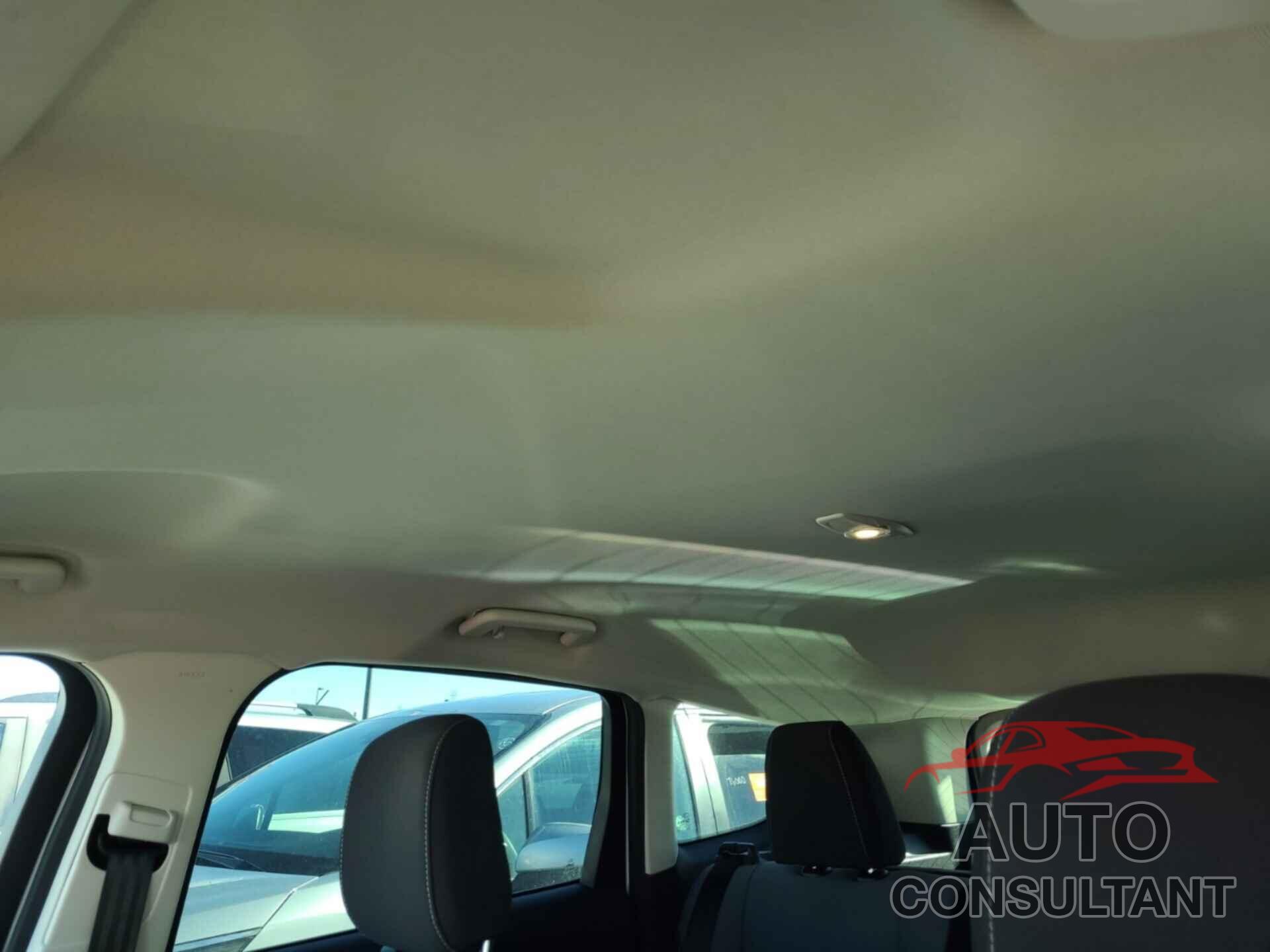 FORD ESCAPE 2018 - 1FMCU0F75JUA75014
