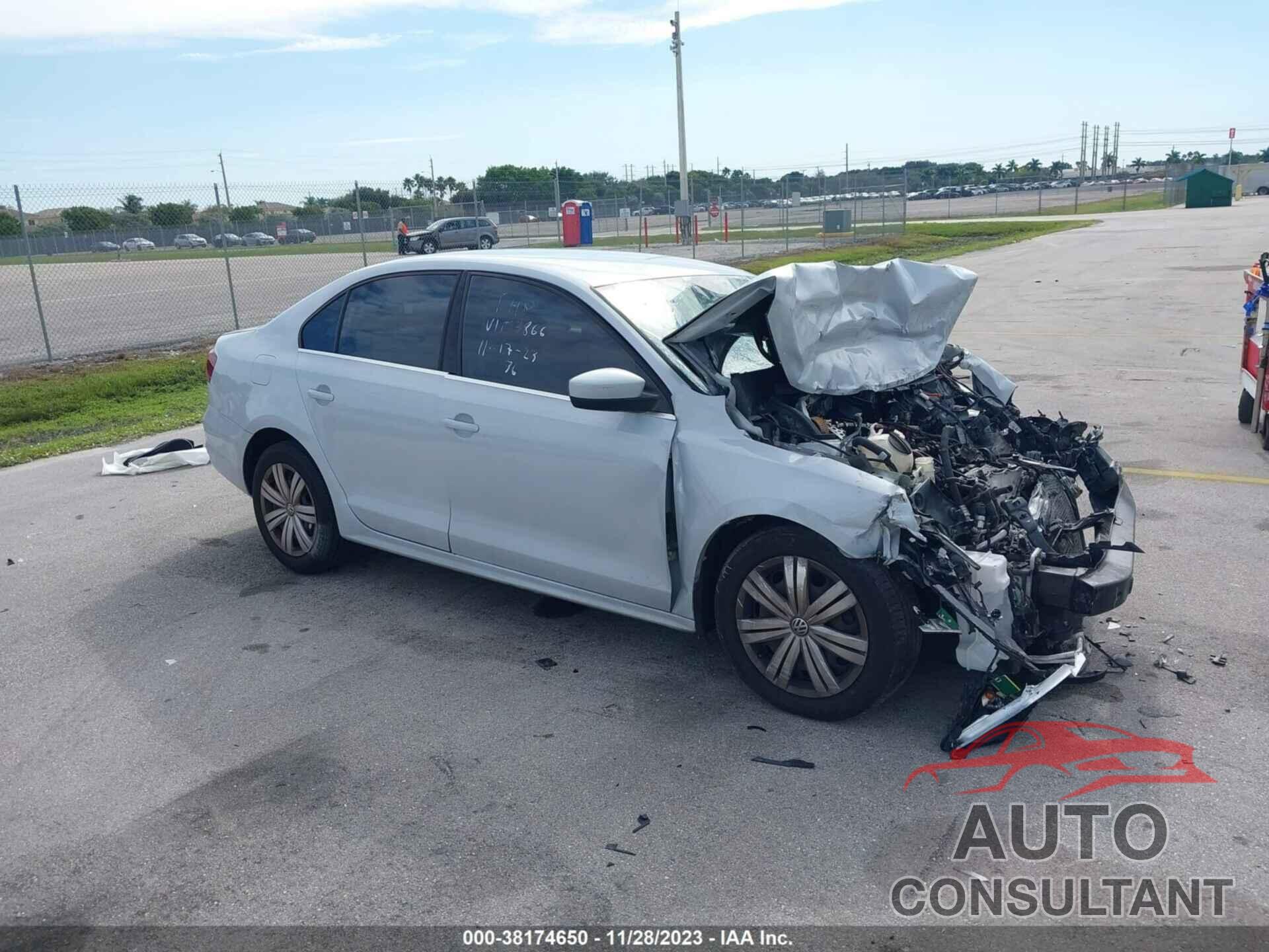 VOLKSWAGEN JETTA 2017 - 3VW2B7AJ7HM233866