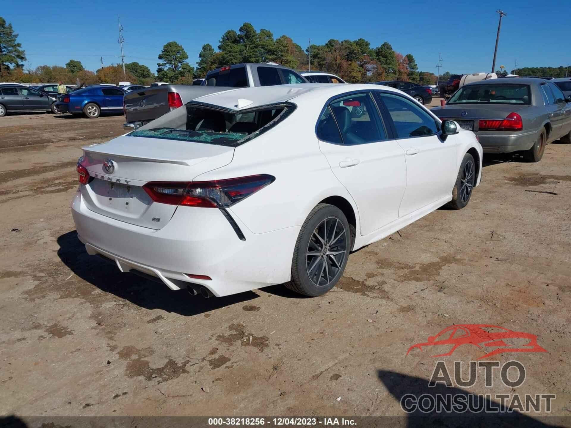 TOYOTA CAMRY 2021 - 4T1G11AK5MU427119