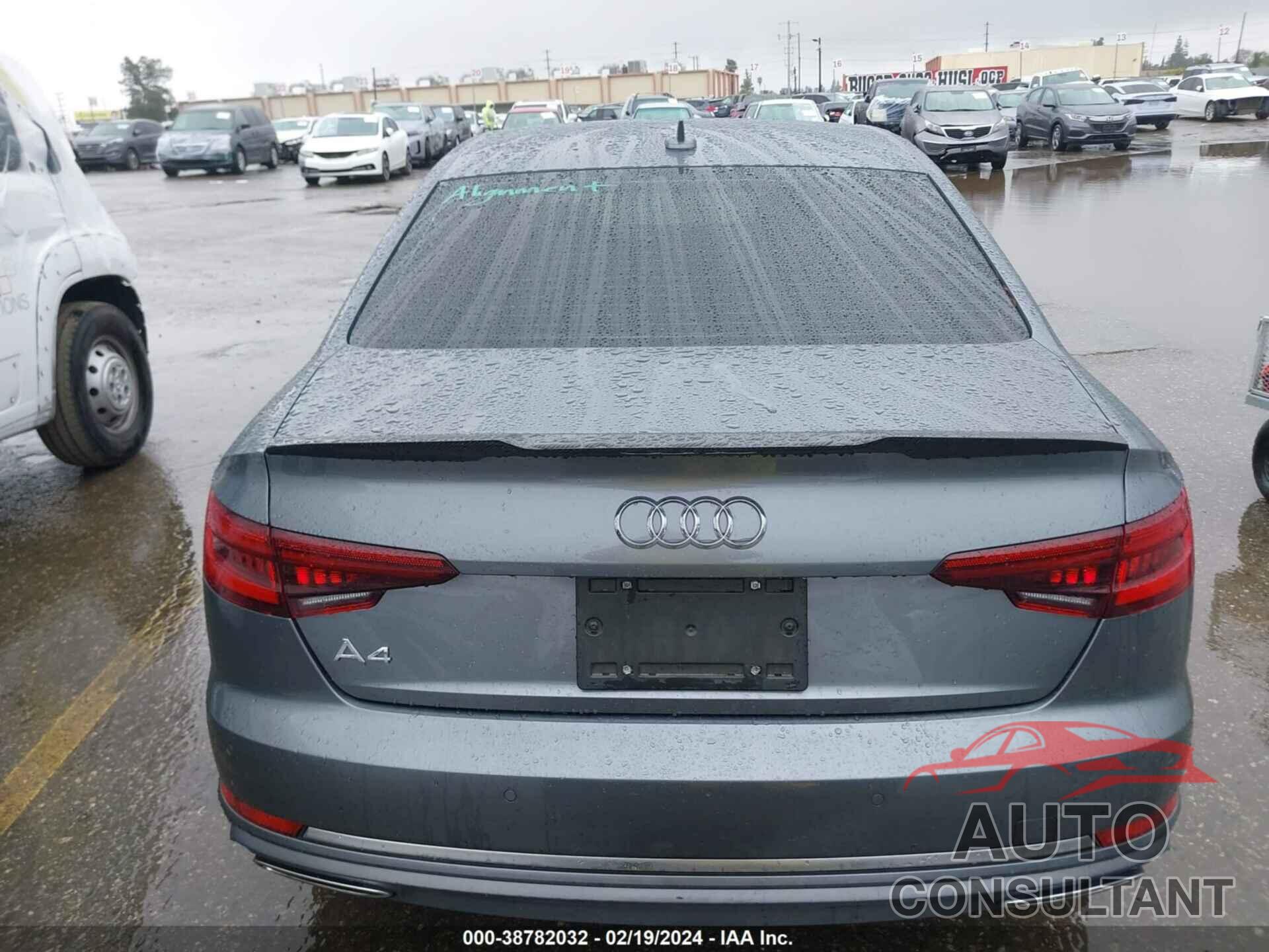 AUDI A4 2019 - WAUHMAF44KA008166