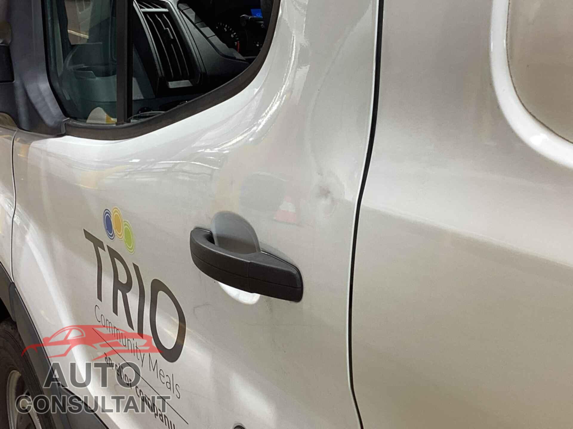 FORD TRANSIT 2017 - 1FTYR2CM2HKA15845