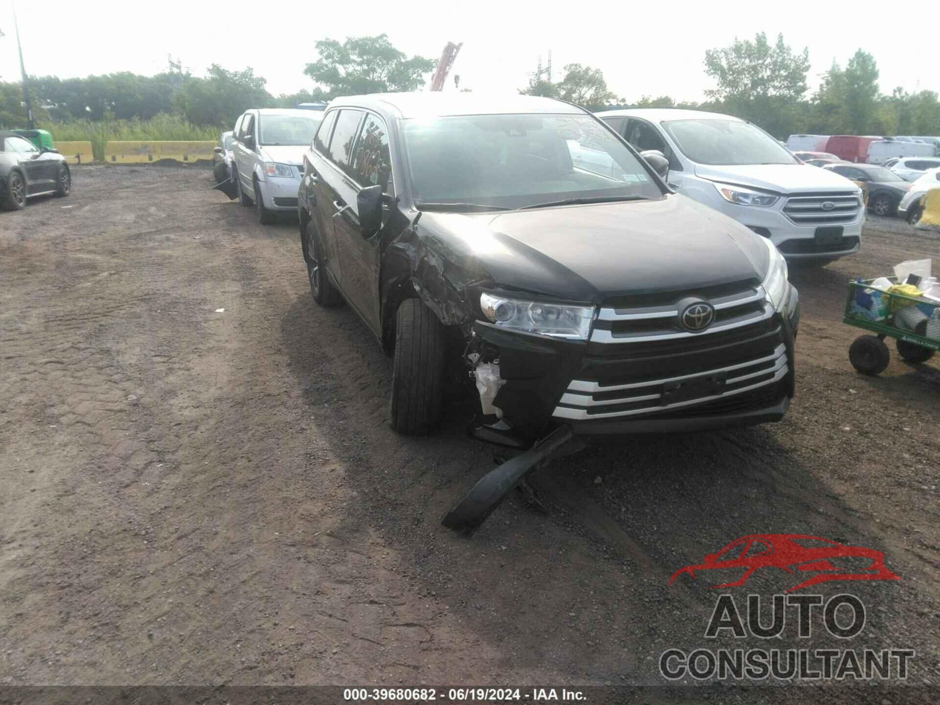 TOYOTA HIGHLANDER 2019 - 5TDBZRFH3KS974166