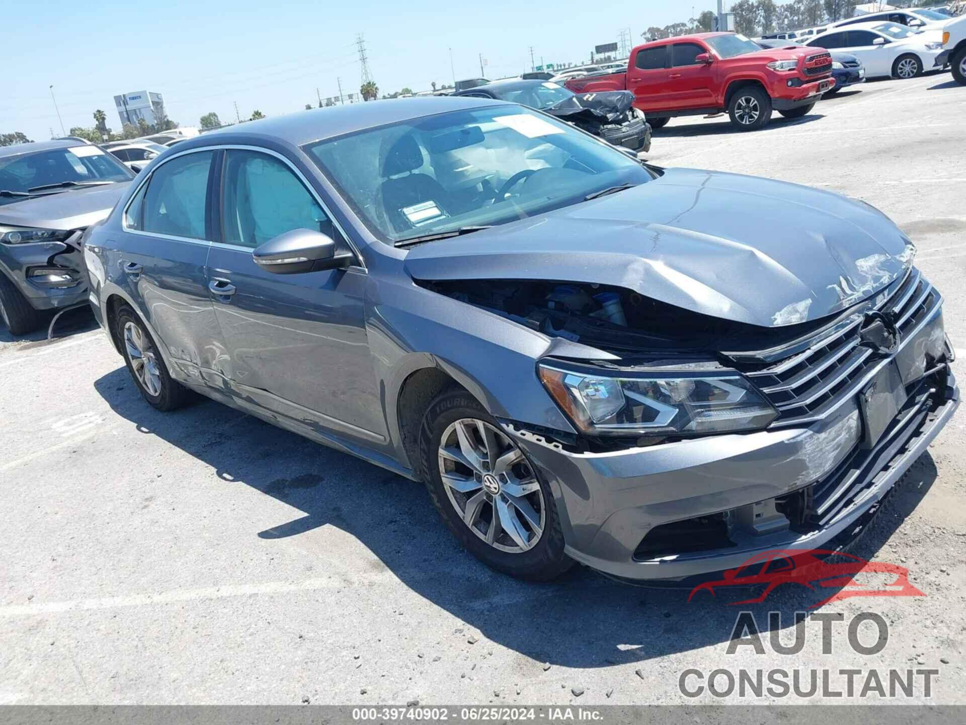 VOLKSWAGEN PASSAT 2017 - 1VWAT7A36HC068422