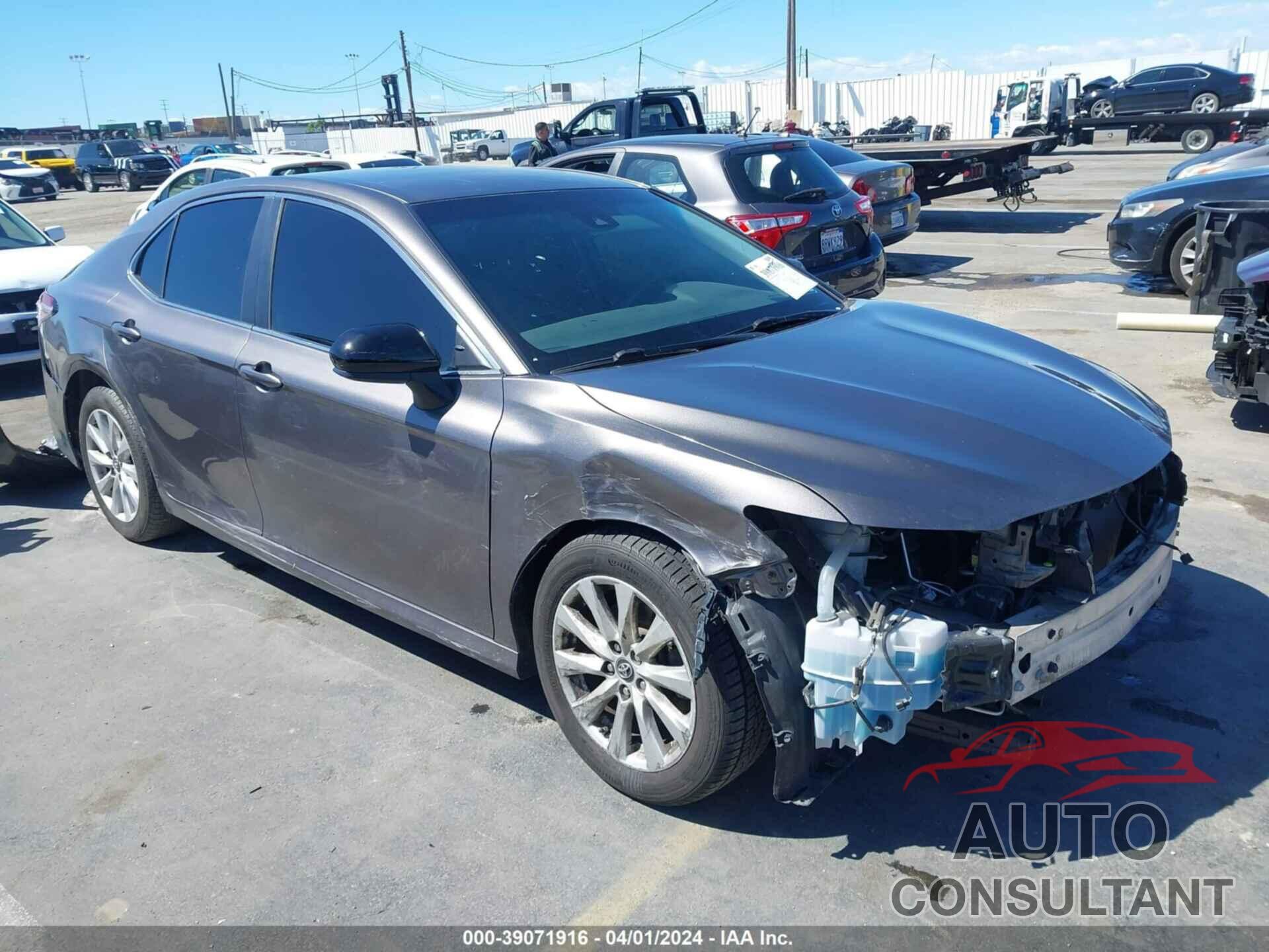 TOYOTA CAMRY 2018 - 4T1B11HK9JU657547