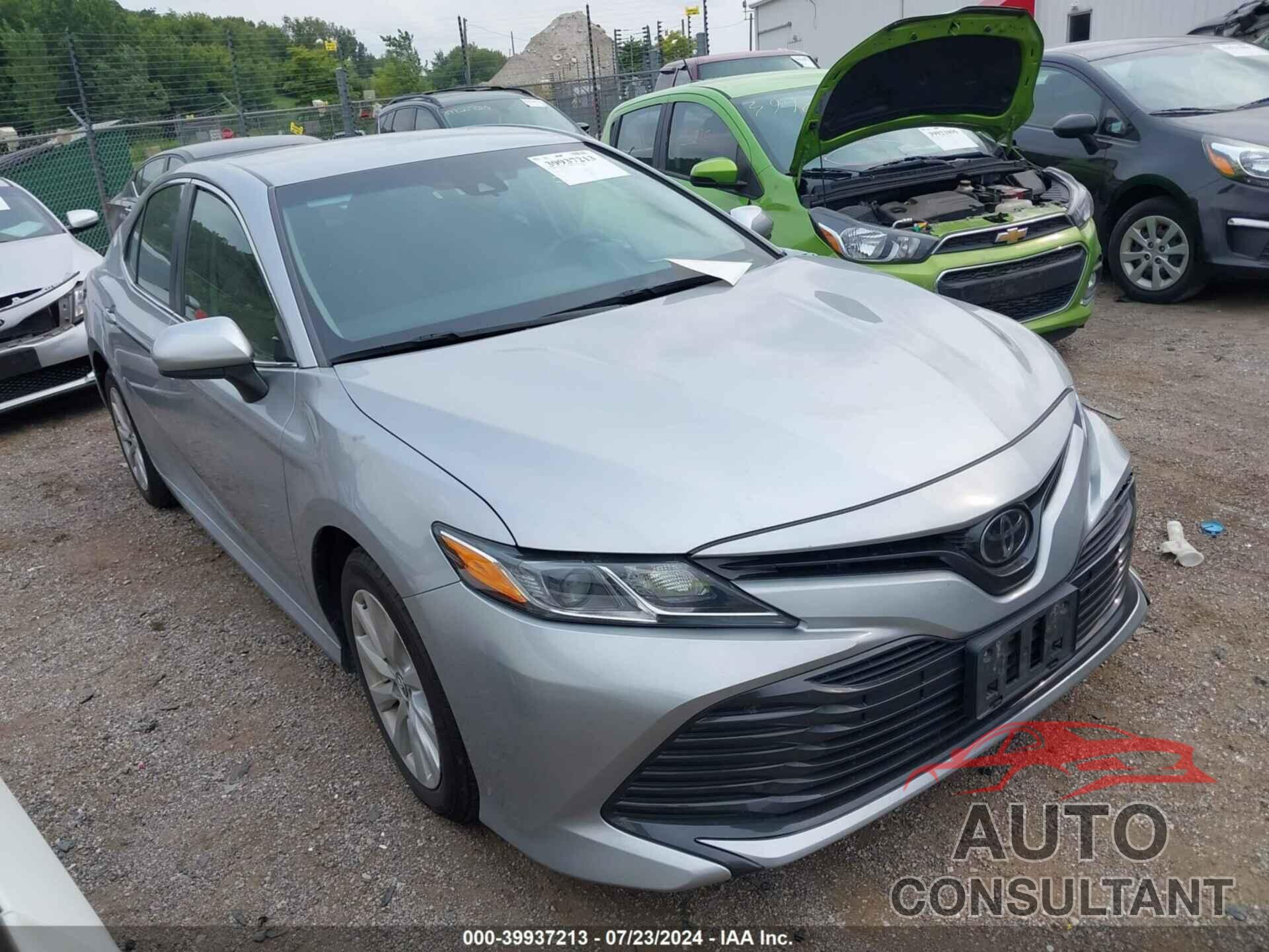 TOYOTA CAMRY 2018 - 4T1B11HK7JU149383