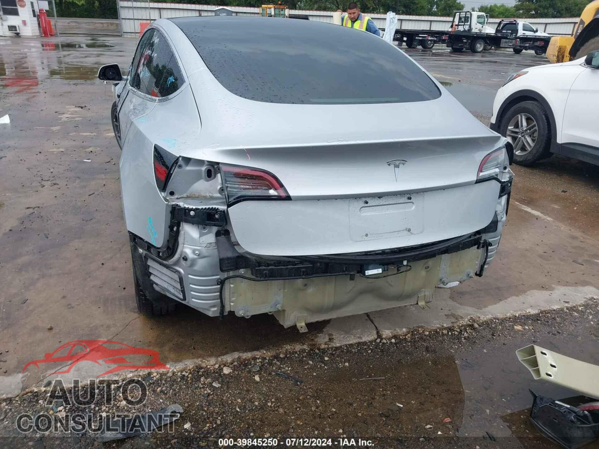 TESLA MODEL 3 2018 - 5YJ3E1EA3JF060721