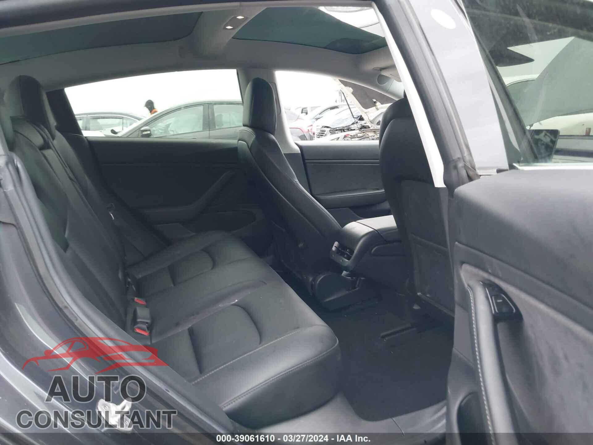 TESLA MODEL 3 2019 - 5YJ3E1EB6KF194052