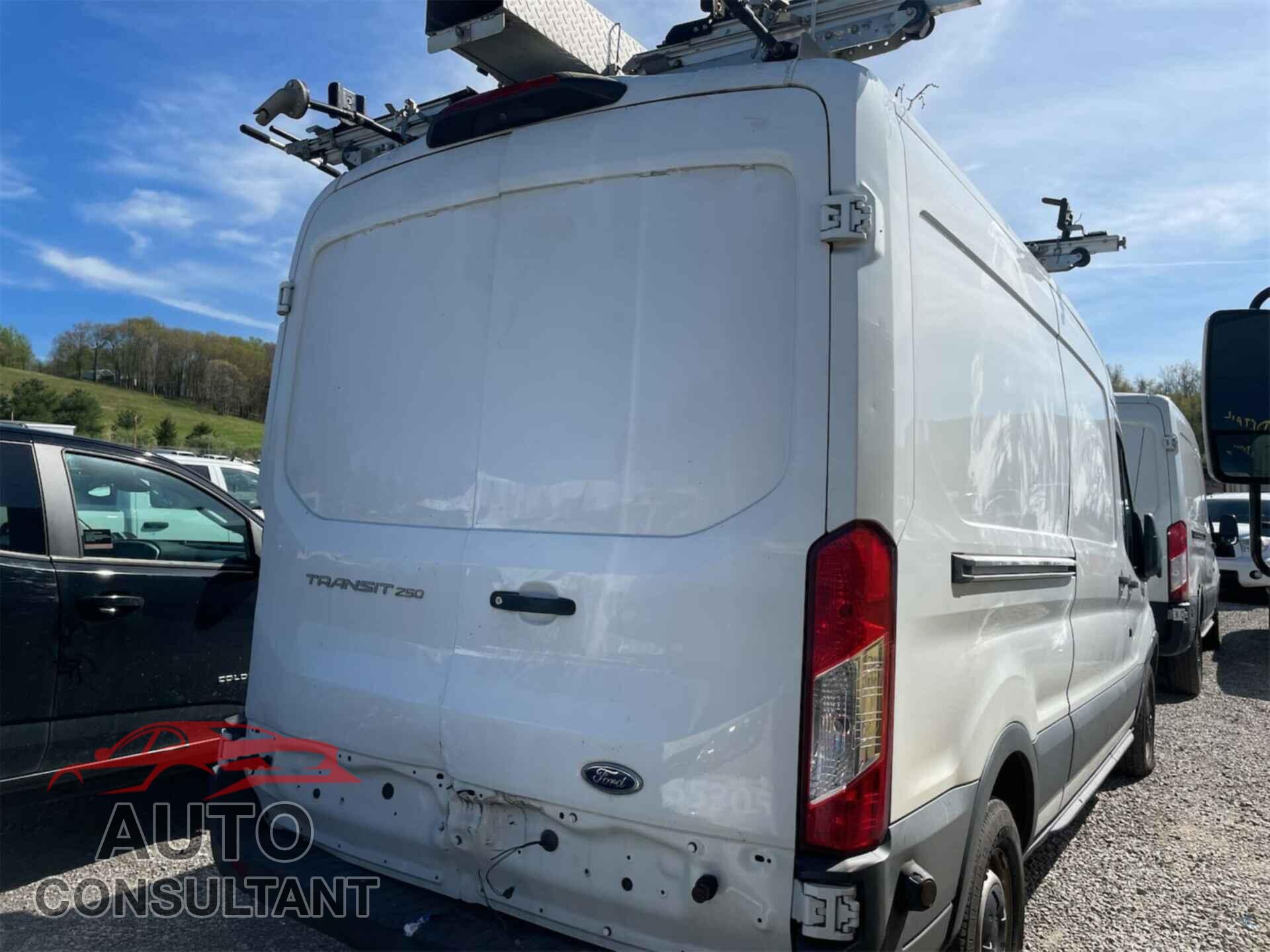 FORD TRANSIT 2018 - 1FTYR2CM4JKB55305